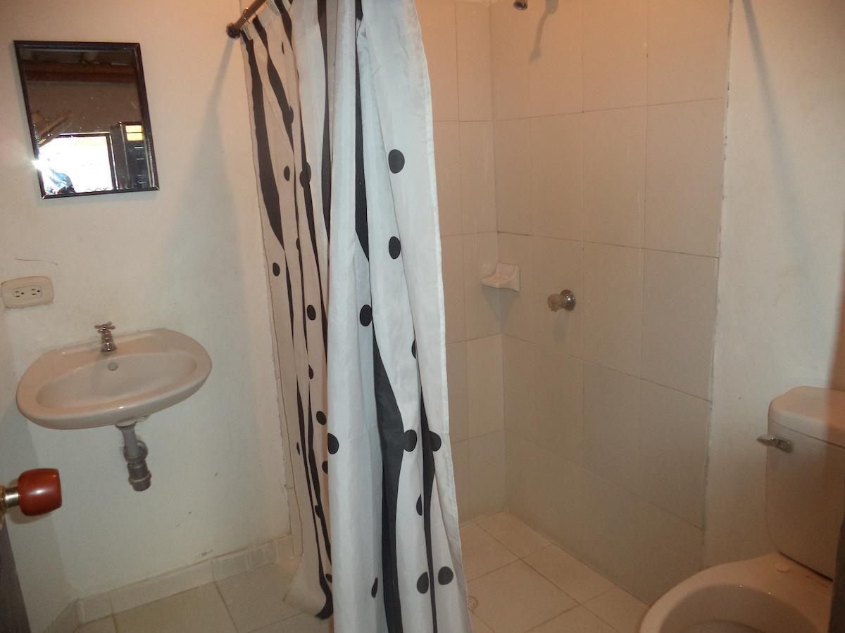 Banheiro La Tortuga Hostel