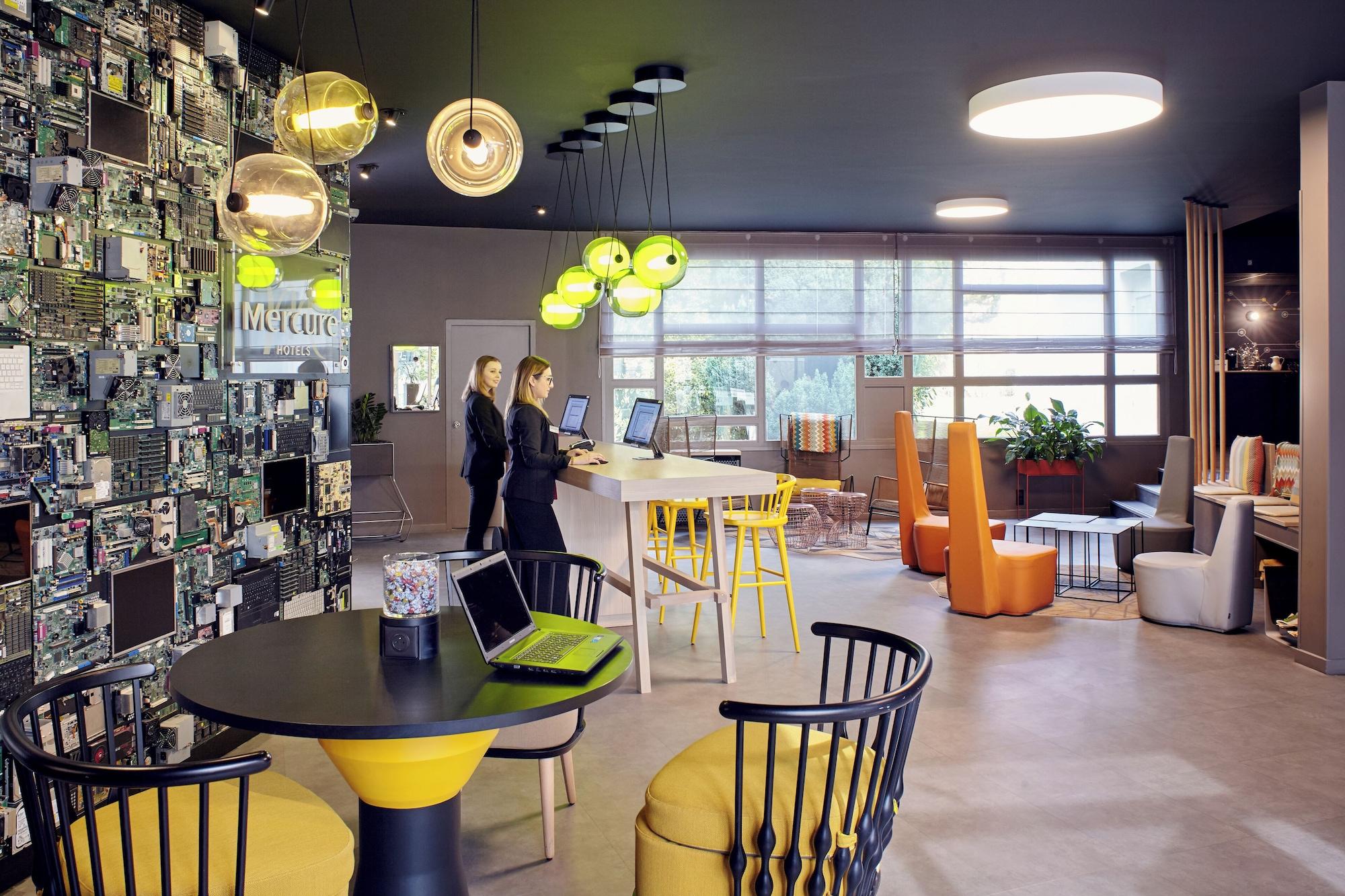 Vista Lobby Mercure Paris Sud Les Ulis