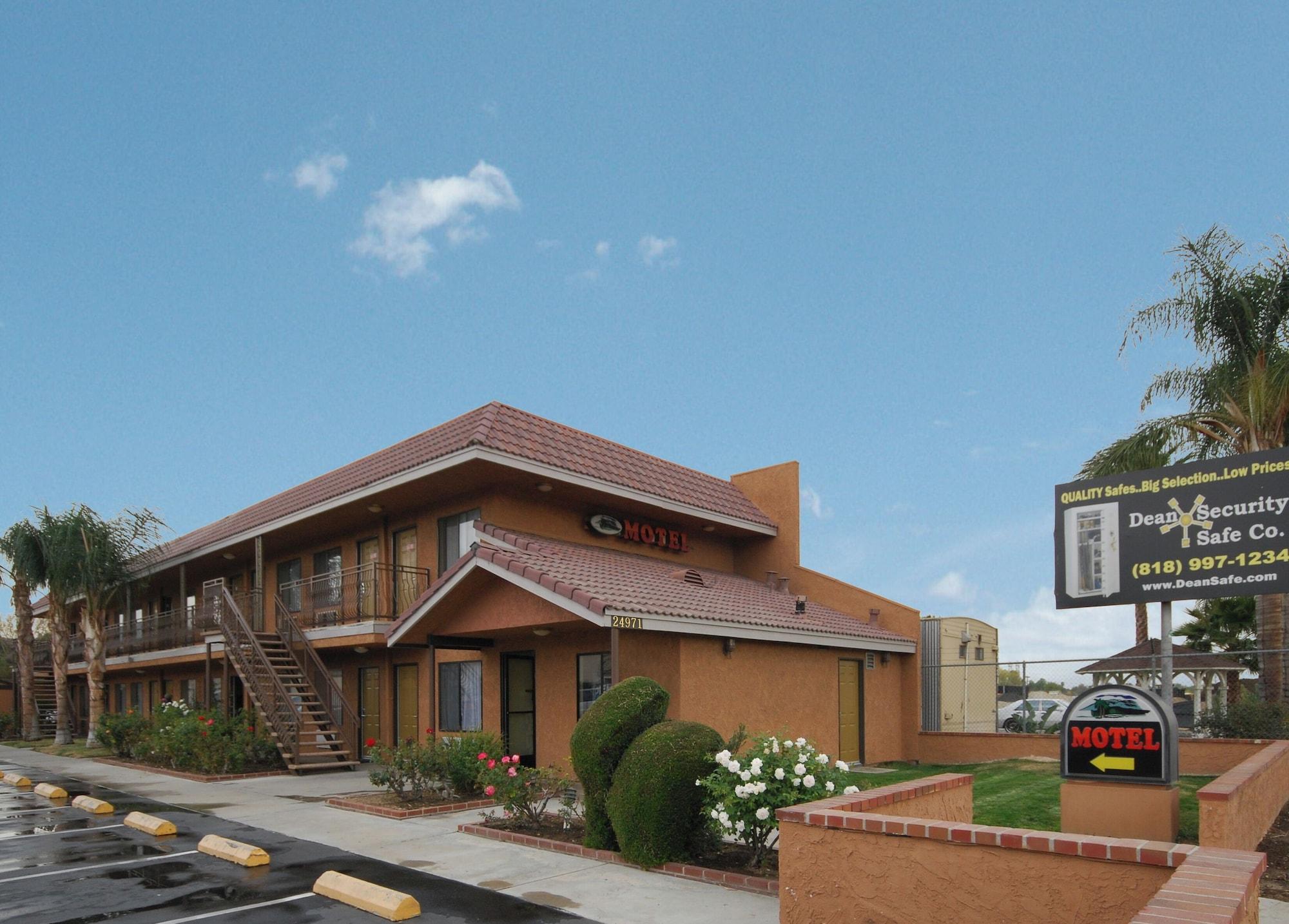 Vista Exterior Santa Clarita Motel