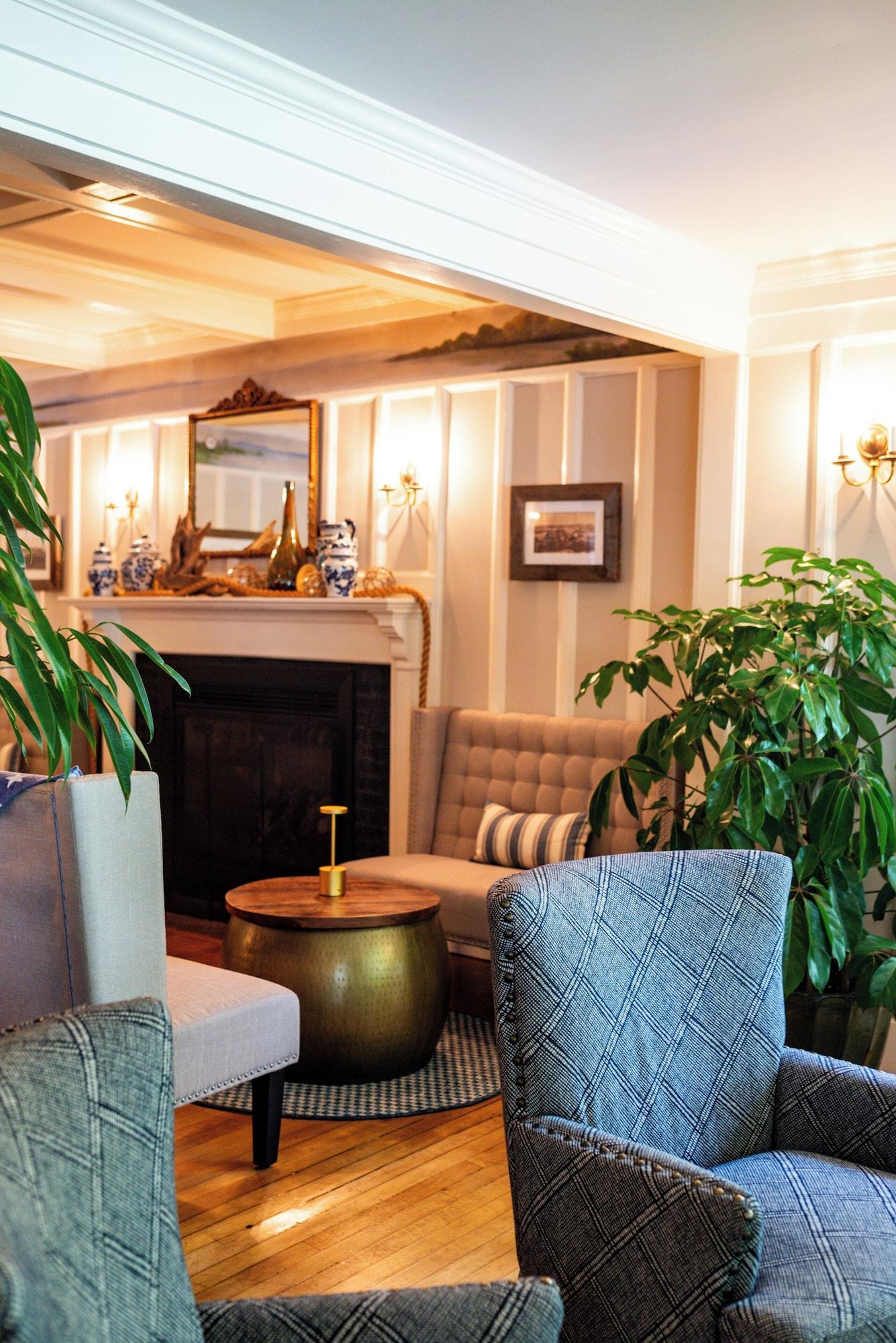 Vista Lobby Nonantum Resort