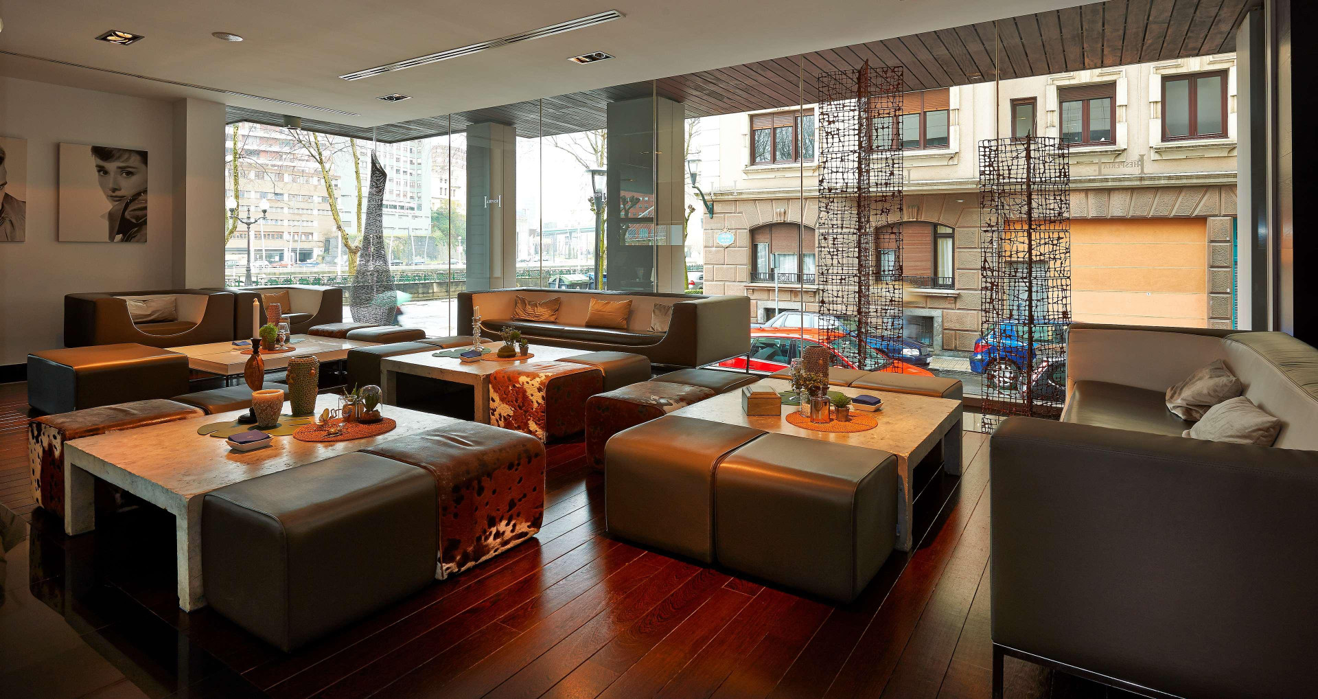 Bar/Salón Hesperia Bilbao
