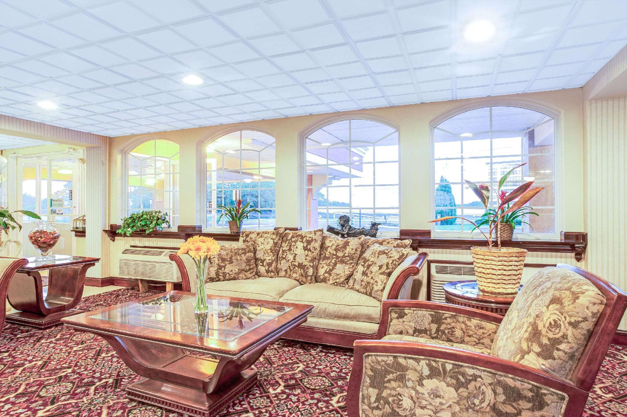 Vista Lobby Knights Inn Mount Laurel