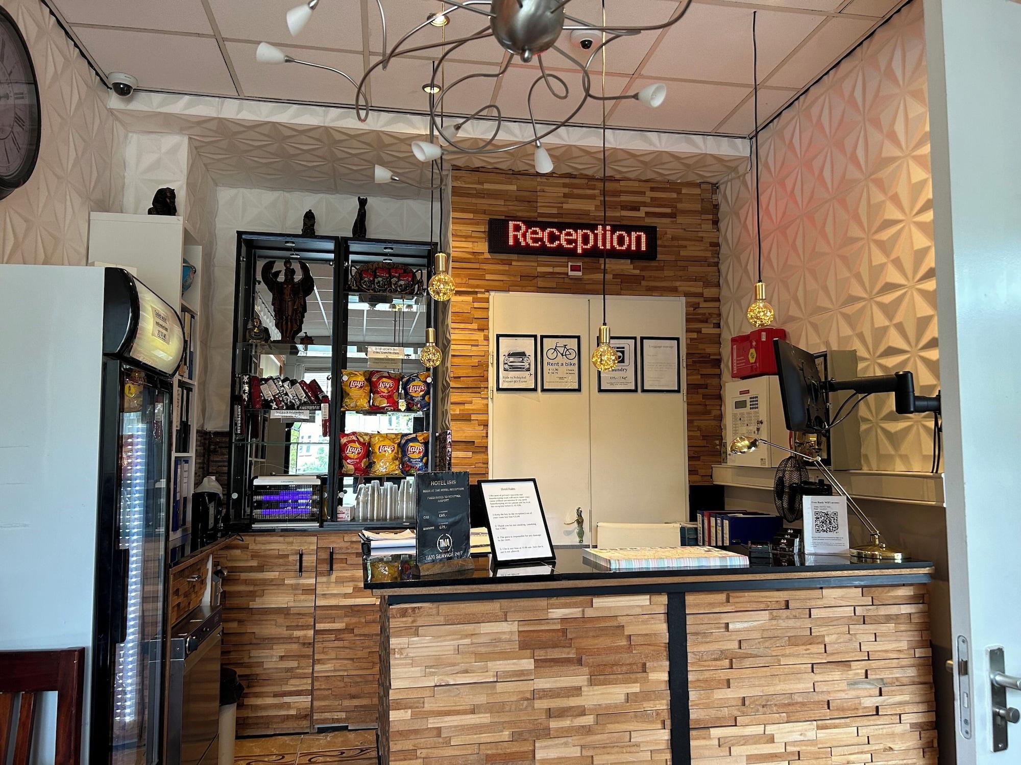 Vista Lobby Hotel Isis