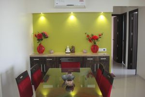 Alquiler Vacacional - 3-BHK specious Residential Apartment with great View of PAGODA ( Essel World ).