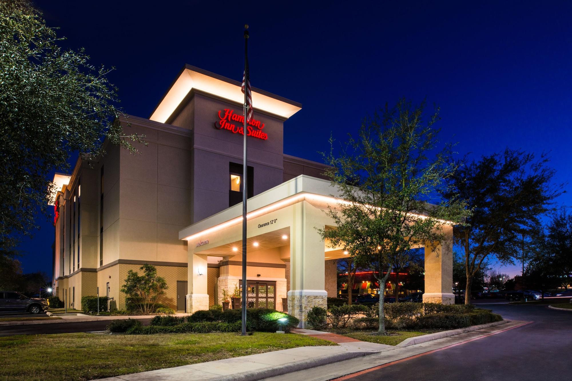 Vista Exterior Hampton Inn & Suites Schertz