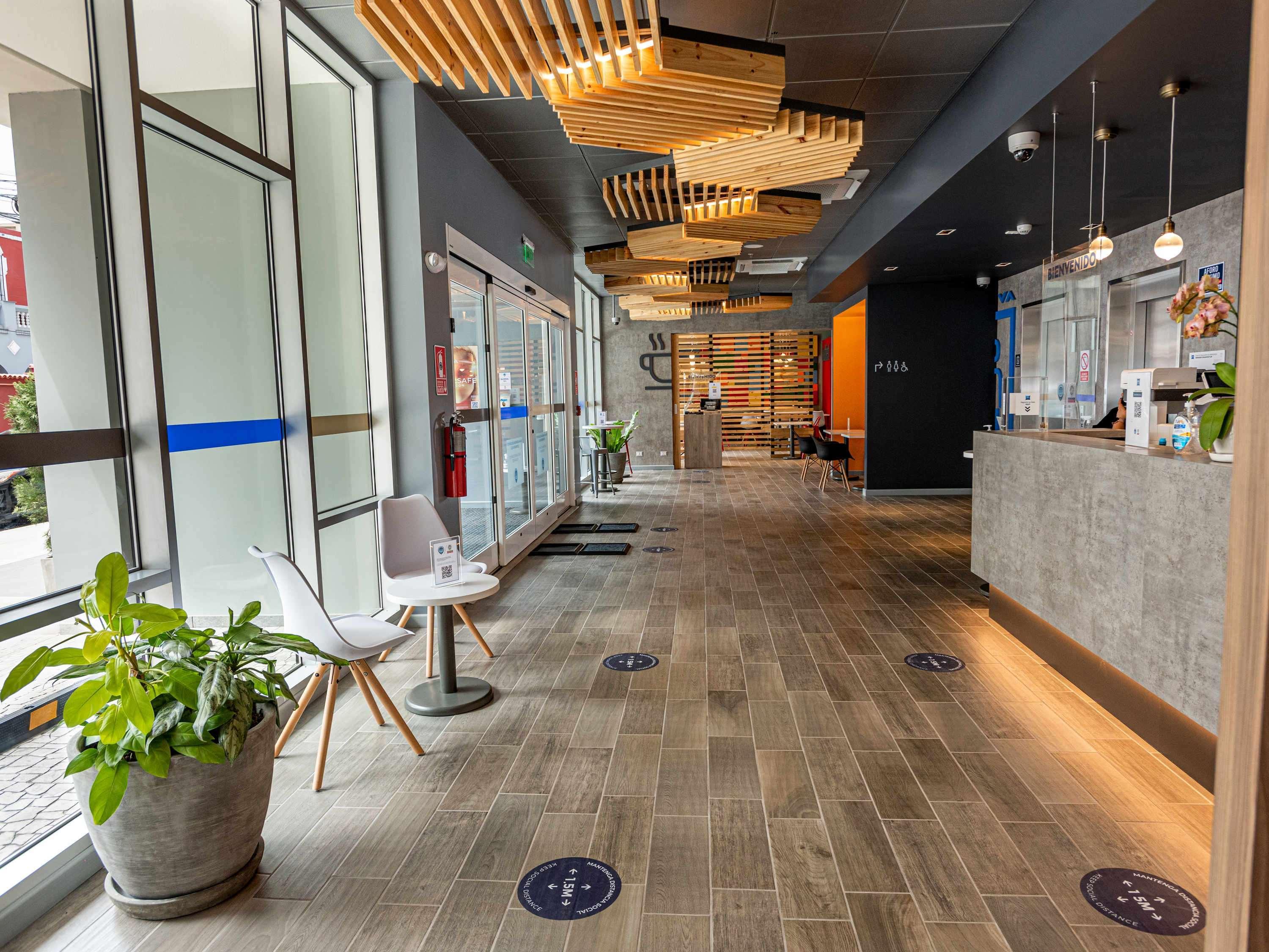 Vista Lobby ibis Budget Lima Miraflores