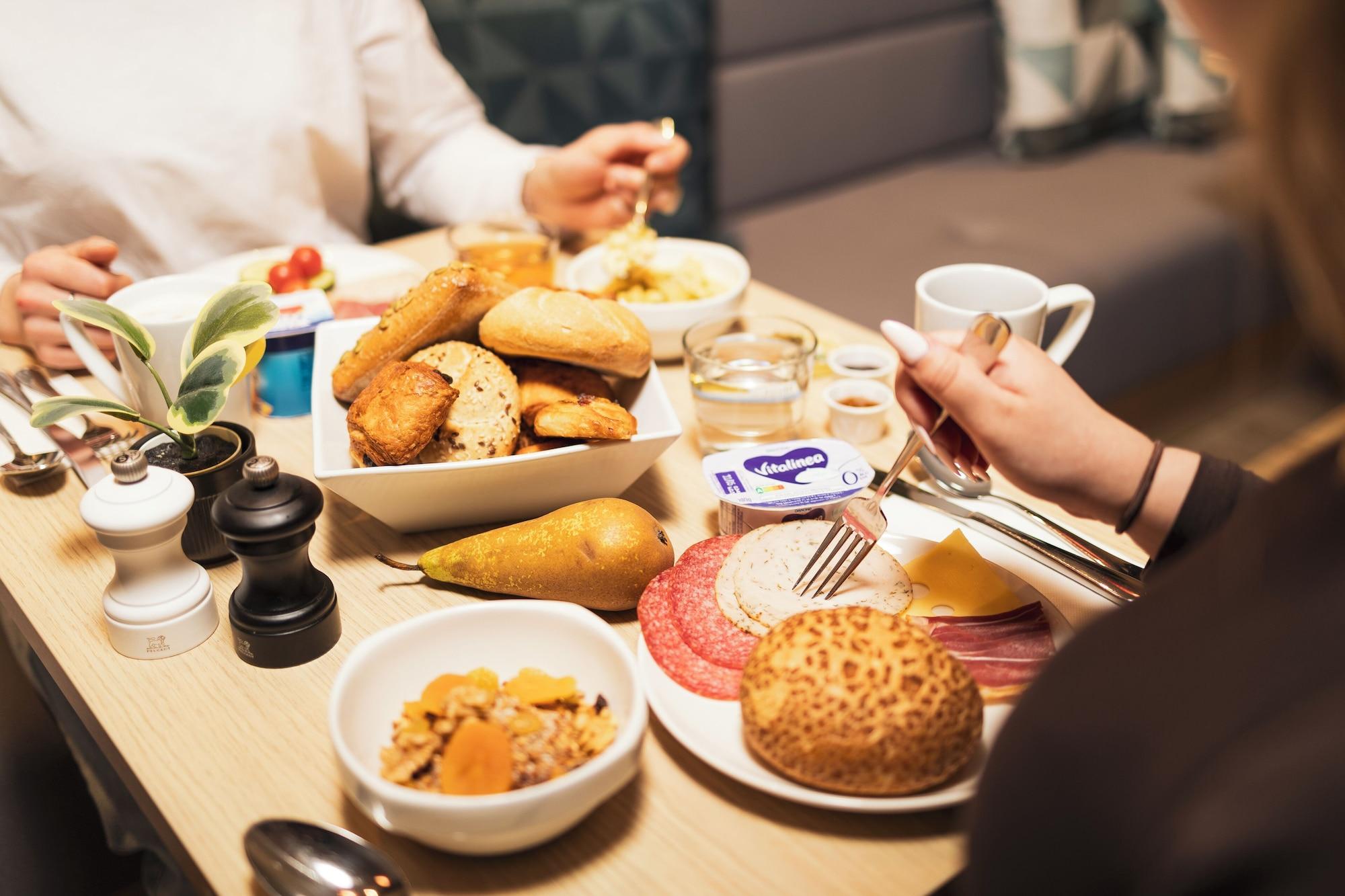 Restaurant Holiday Inn Express Antwerp City Centre by IHG