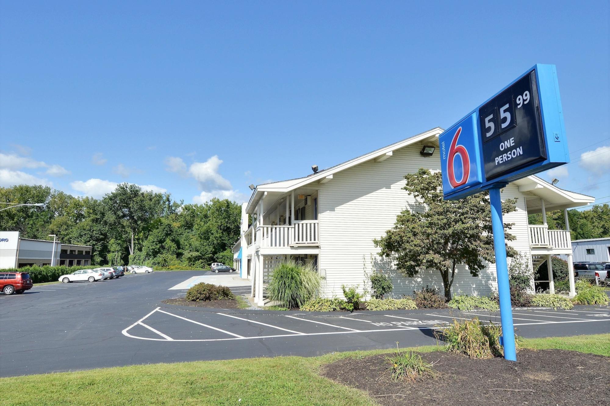 Vista Exterior Travelodge by Wyndham Brattleboro VT