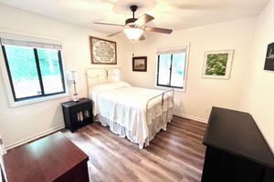 Alojamiento - Private Retreat! 200 private gated acres with two ponds.