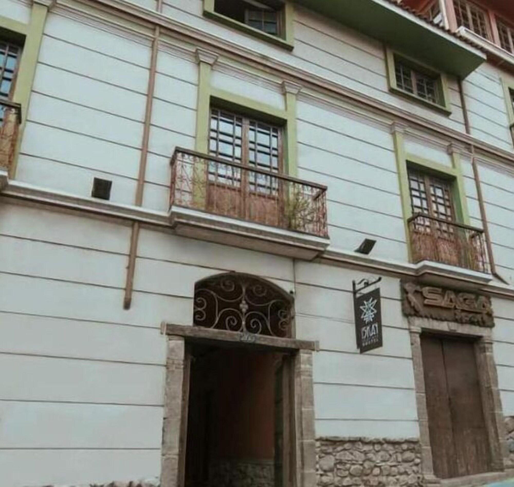 Varios Iskay Boutique Hostel