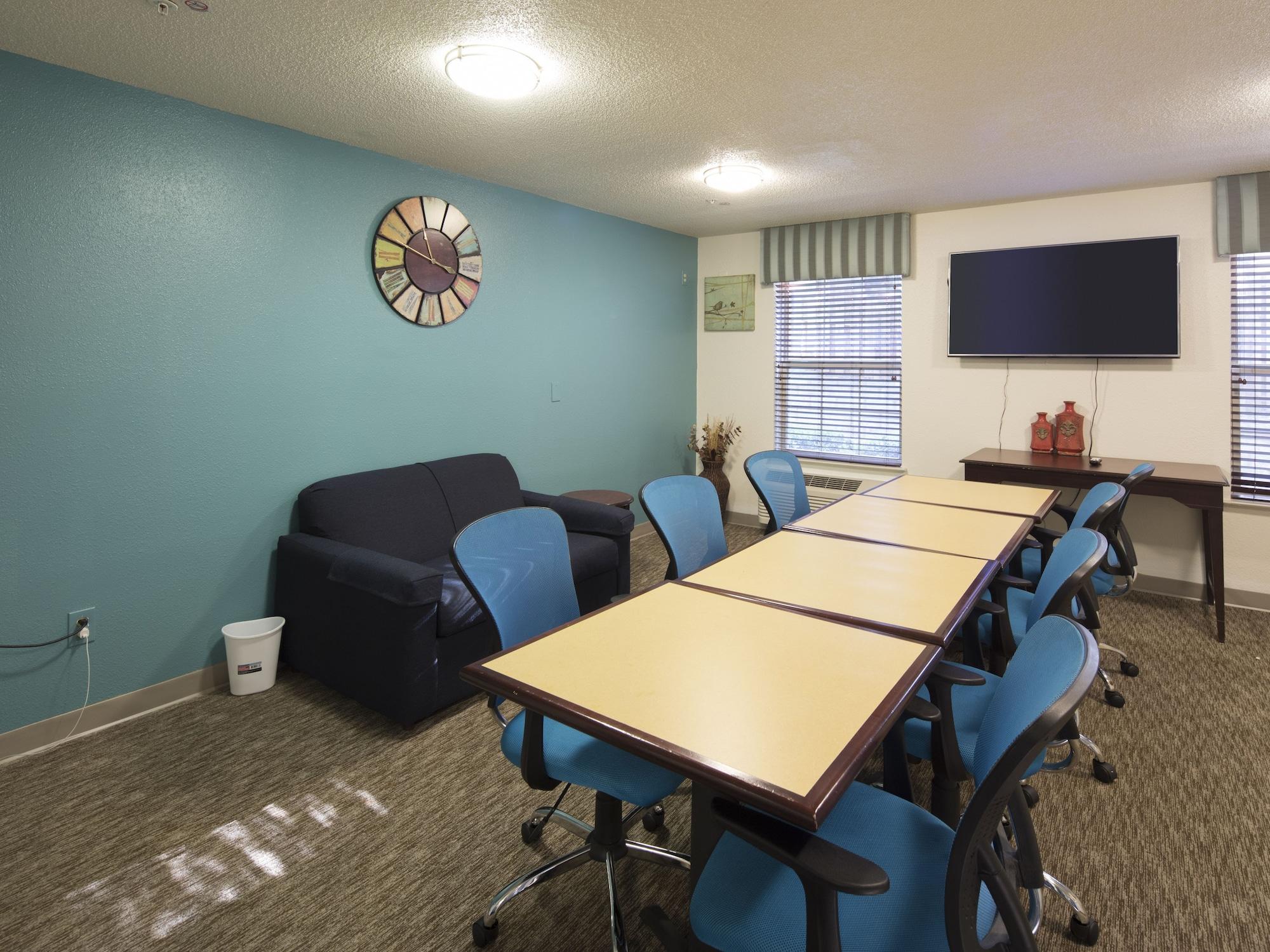 Sala de Reuniones InTown Suites Extended Stay Anderson SC - Clemson University