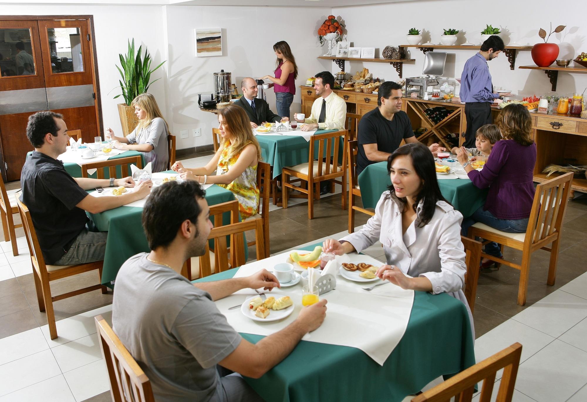 Restaurant Serrano Residencial Hotel