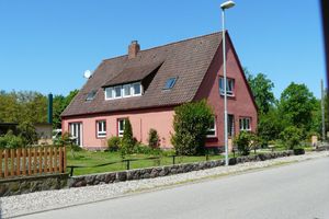 Alquiler Vacacional - Apartment "Schwalbennest" in the house at the pond in Todendorf on Fehmarn, dog-friendly