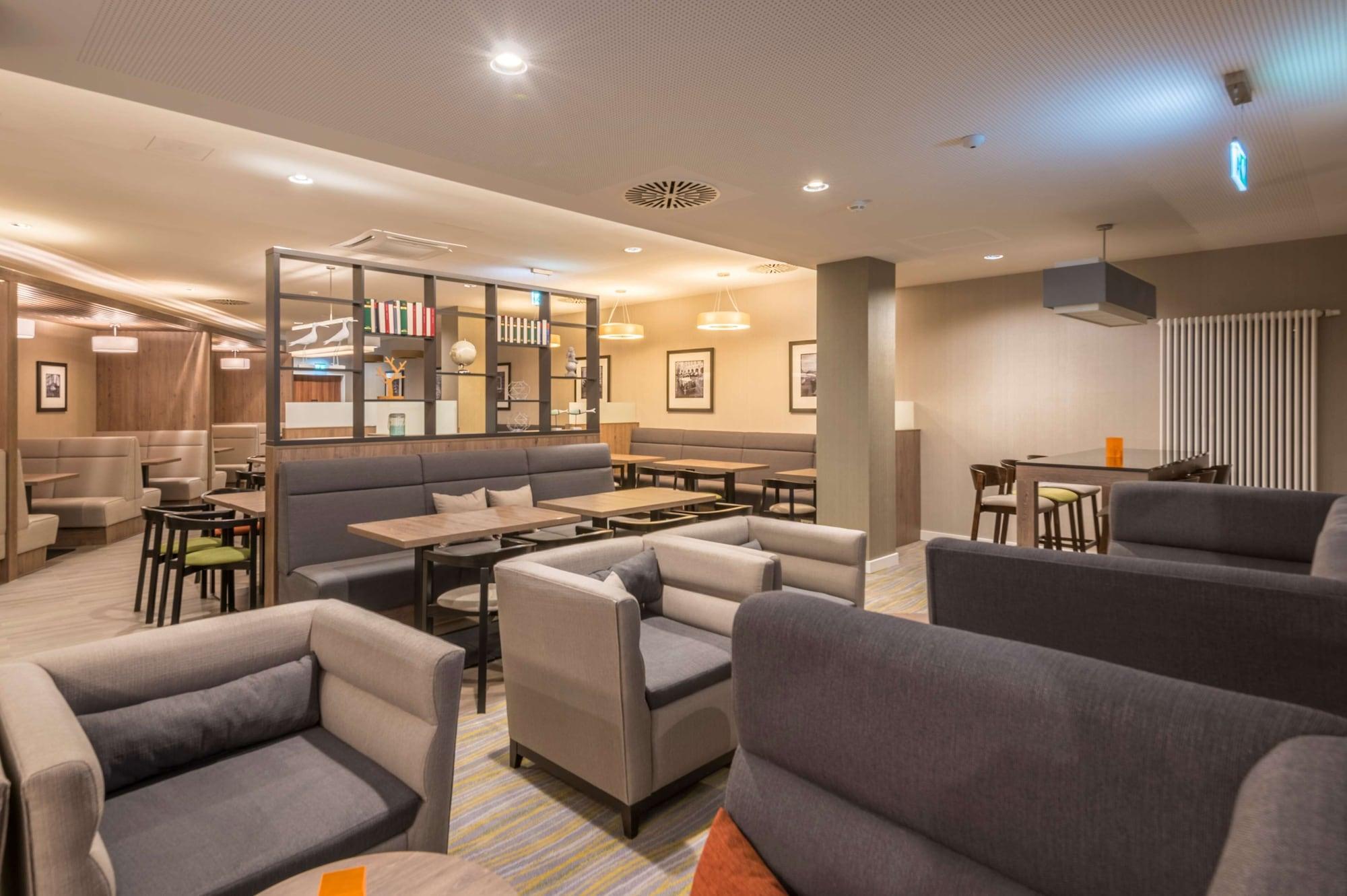 Vista Lobby Hampton by Hilton Munich City West