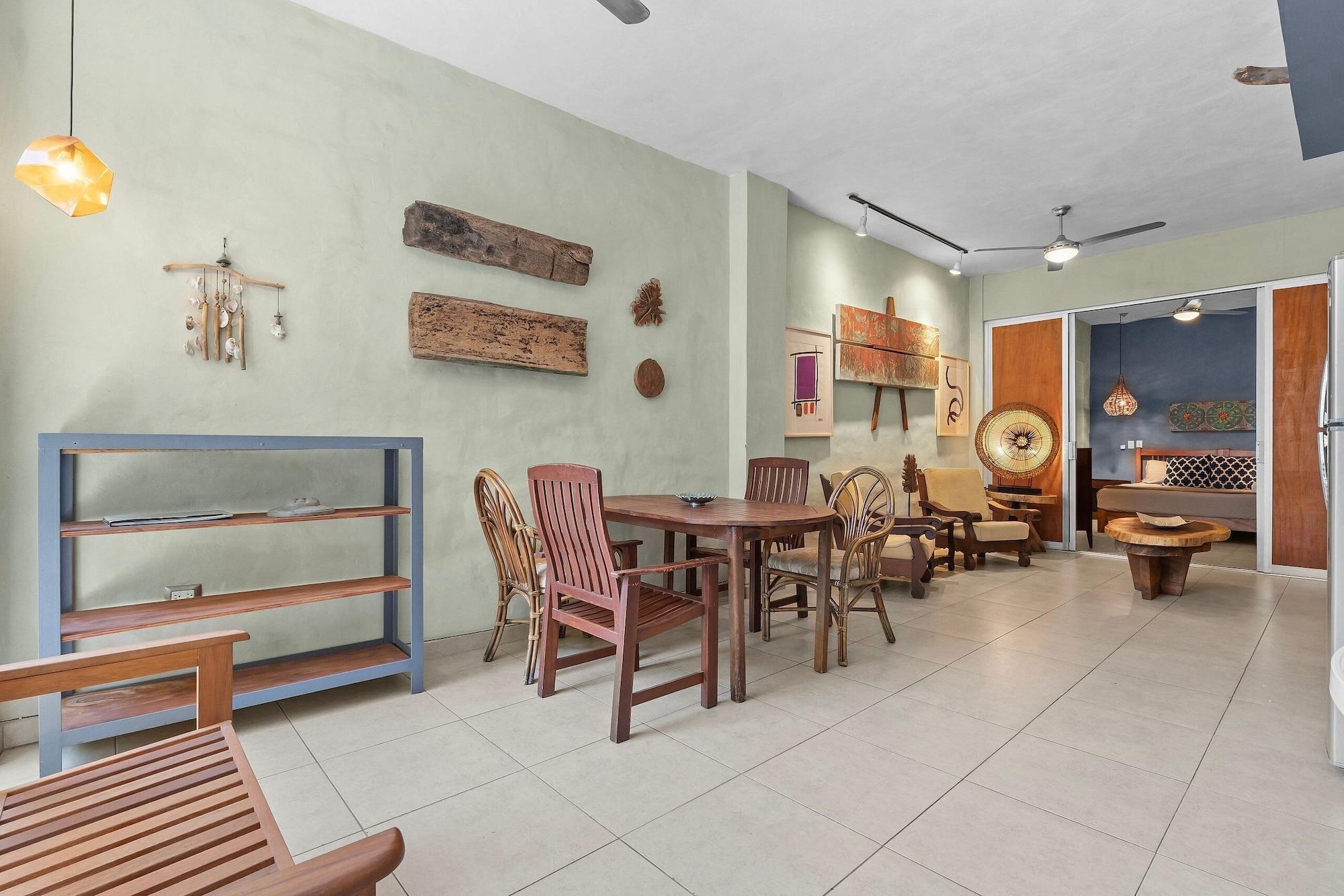 Restaurant Romantic Zone by Monyxbnb