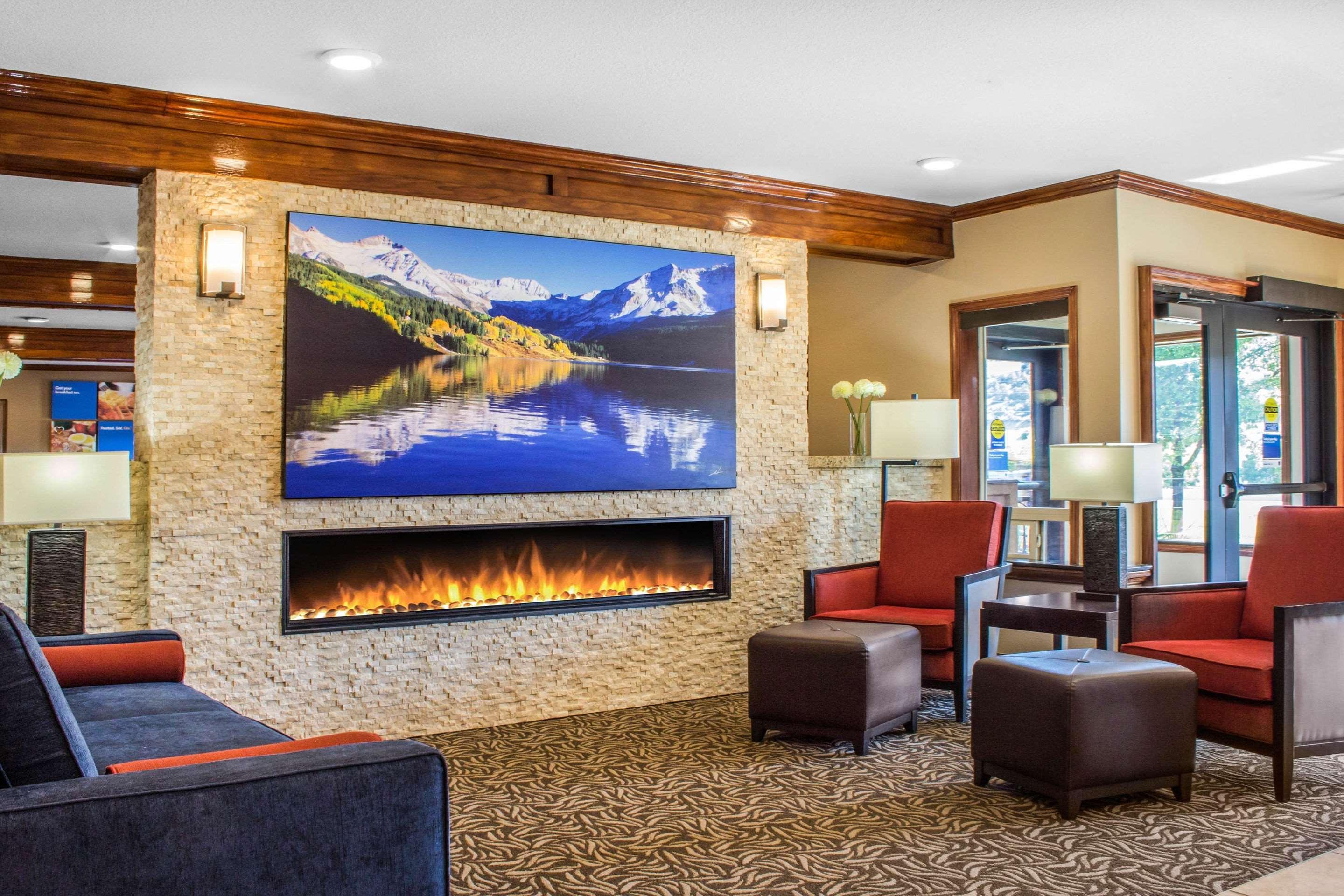 Vista Lobby Comfort Inn & Suites Durango