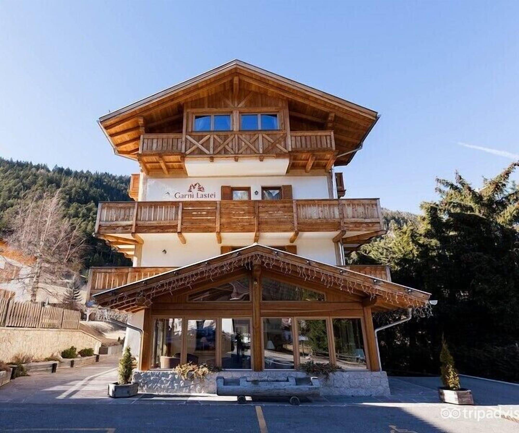 Vista Exterior Hotel Garni Lastei