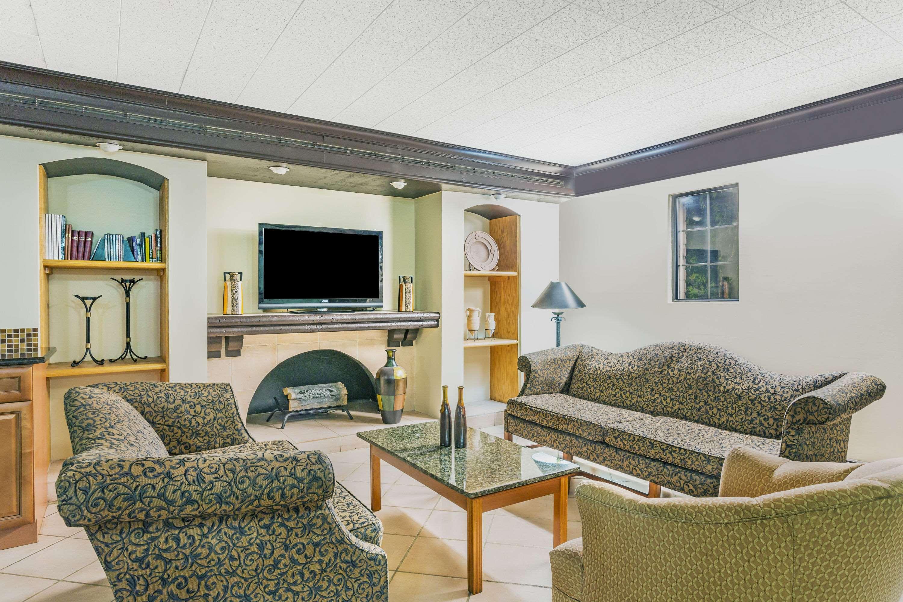 Vista Lobby Econo Lodge Richmond-North Chesterfield