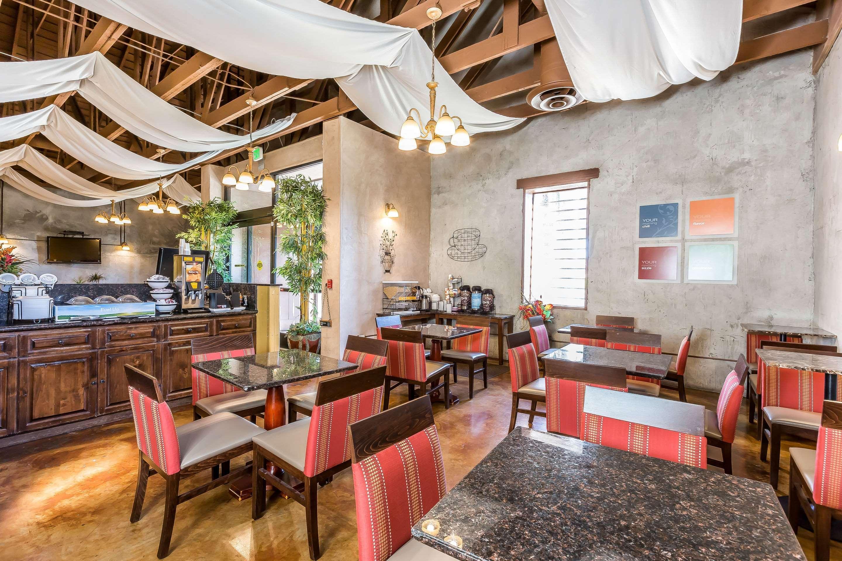 Restaurant Comfort Inn Pomona near Fairplex