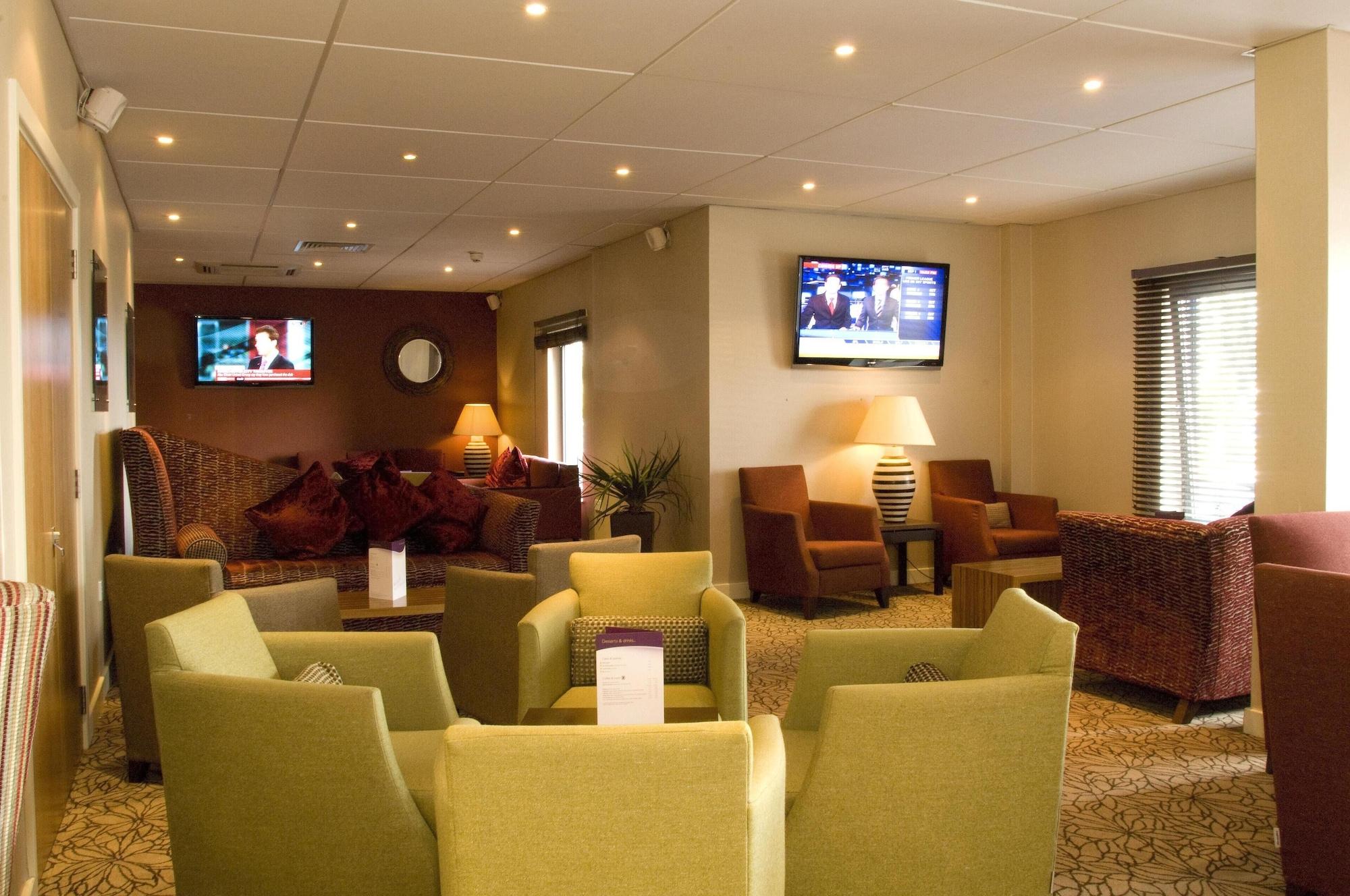 Bar/Salón Premier Inn Castleford Xscape - M62 J32