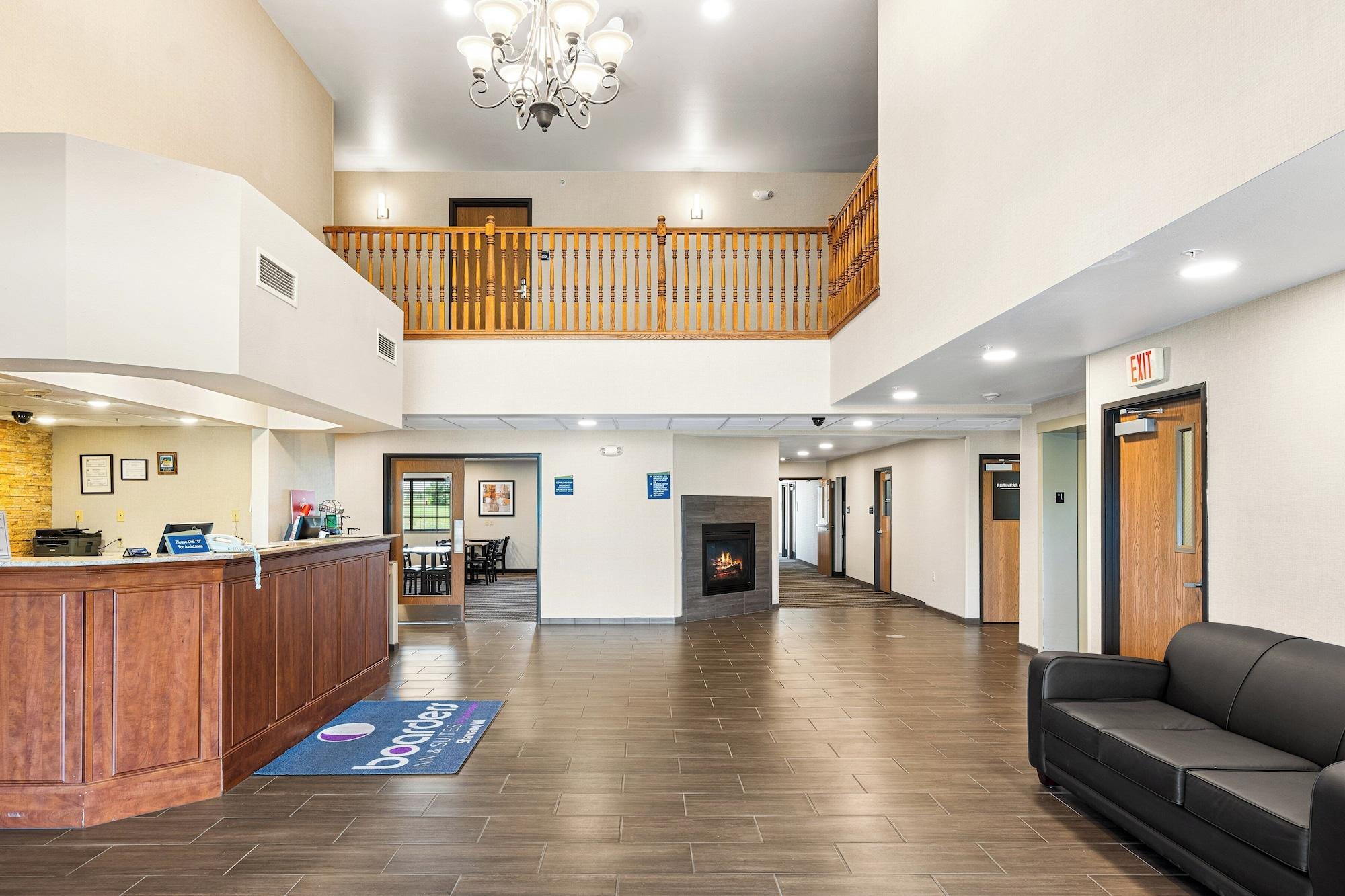 Vista Lobby Boarders Inn & Suites by Cobblestone Hotels - Shawano