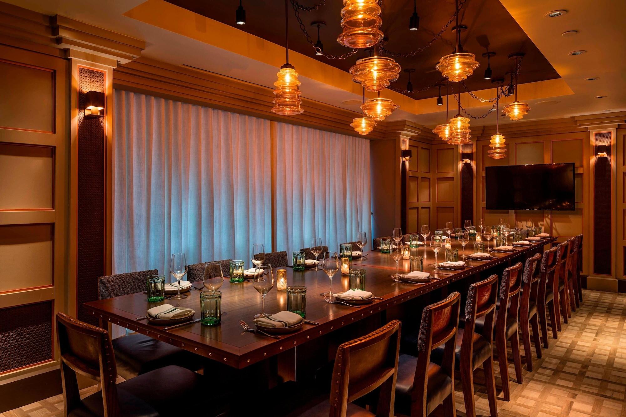 Restaurant Moxy NYC Times Square