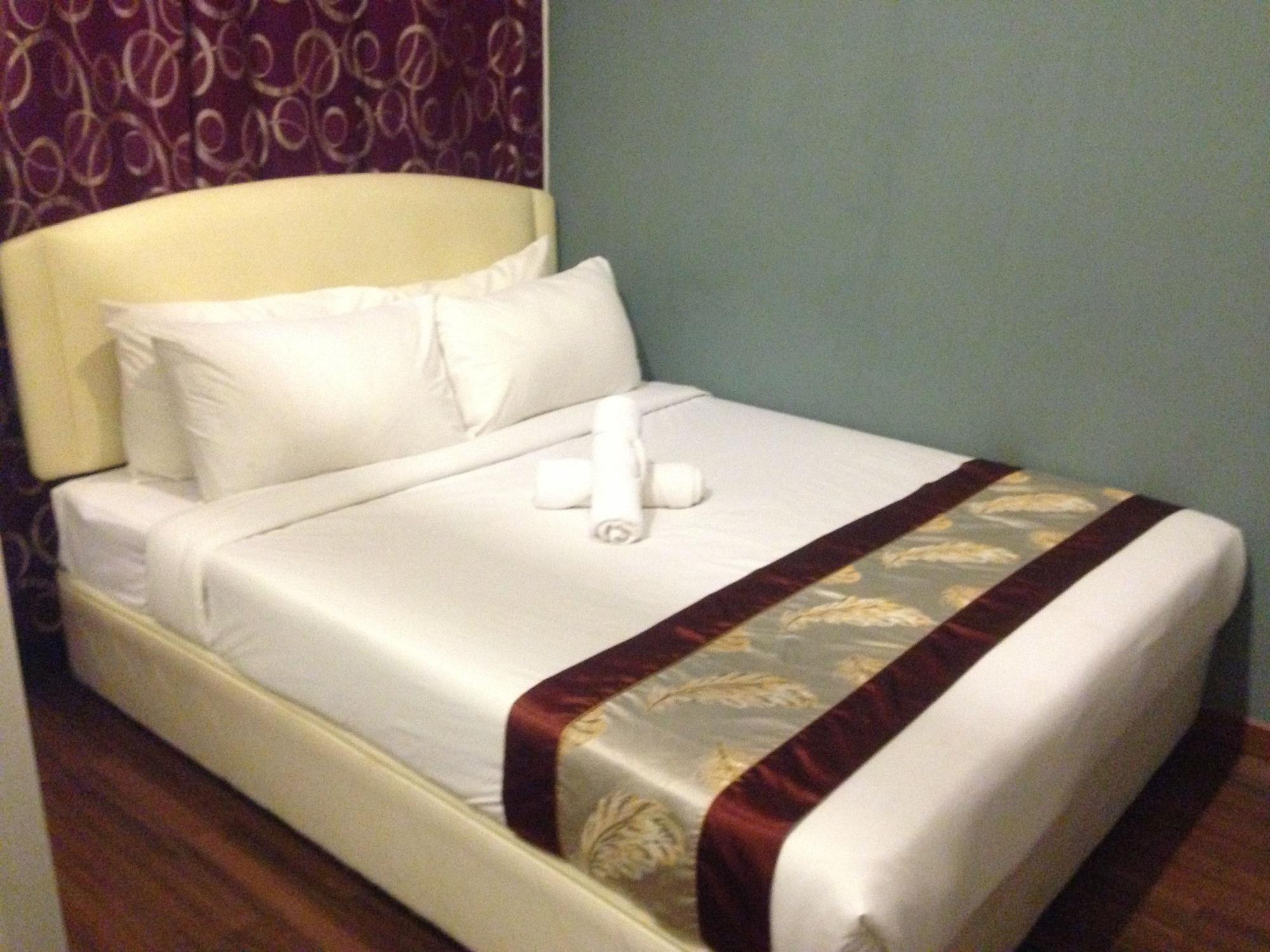 Varios Woodpecker Lodge Kuching