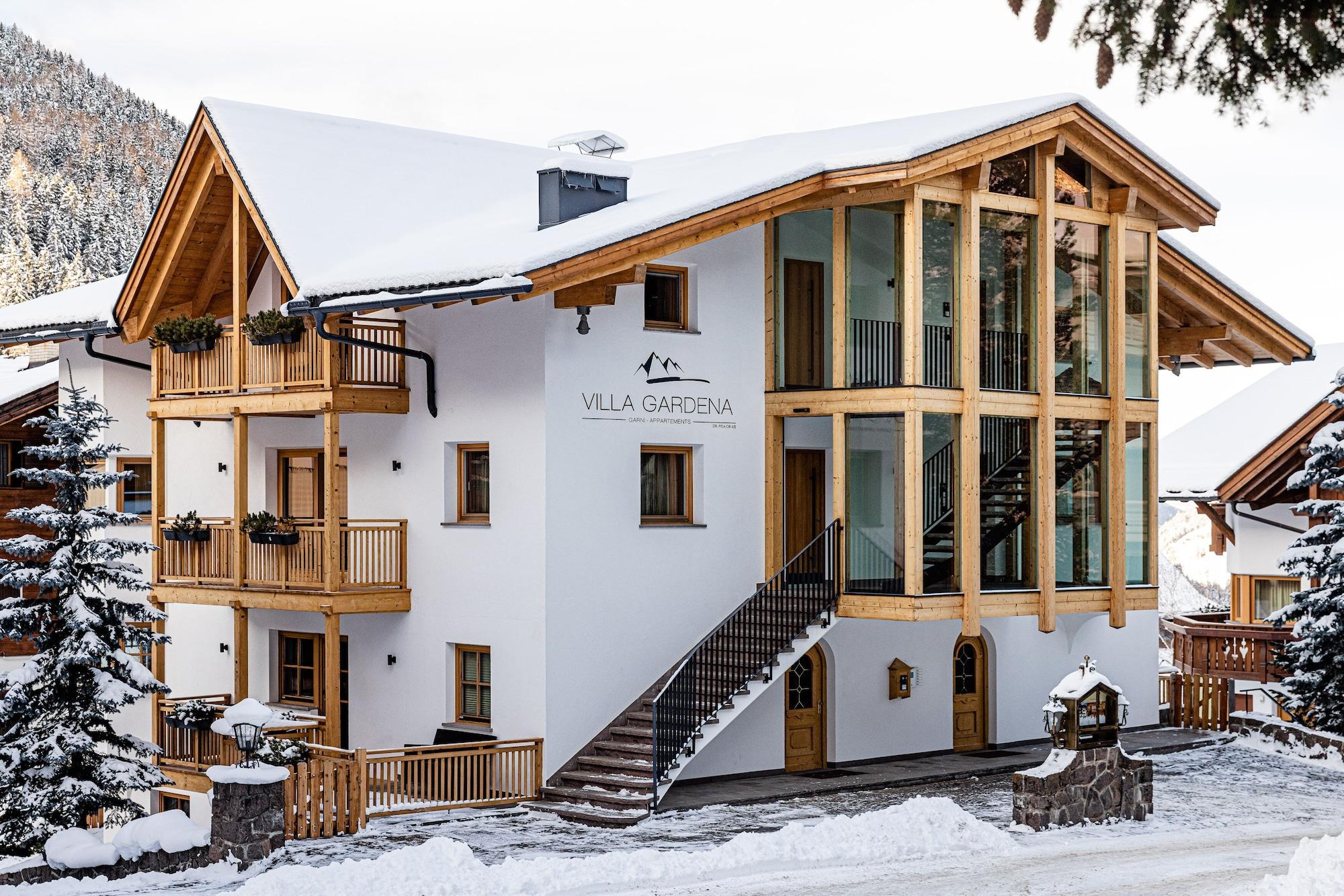 Vista Exterior Garni Apartments Villa Gardena