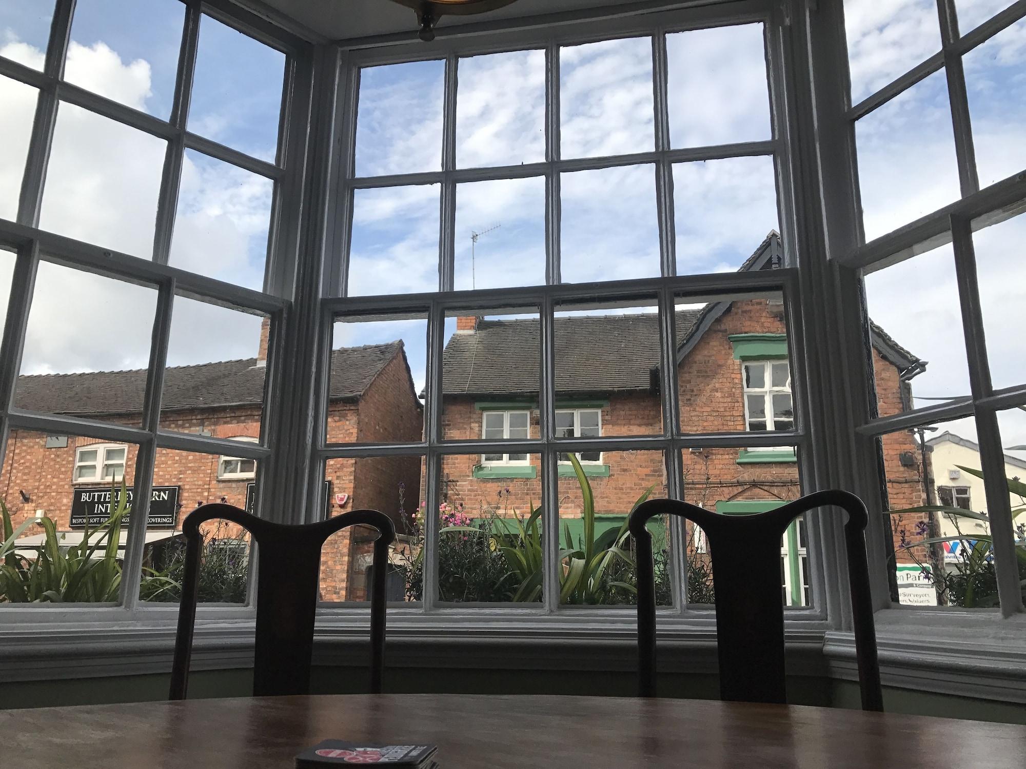 Comodidades del Alojamiento The Kings Arms Hotel