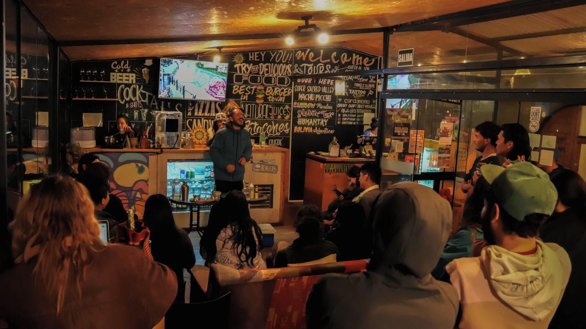 Bar/Salón Supertramp Hostel Cusco