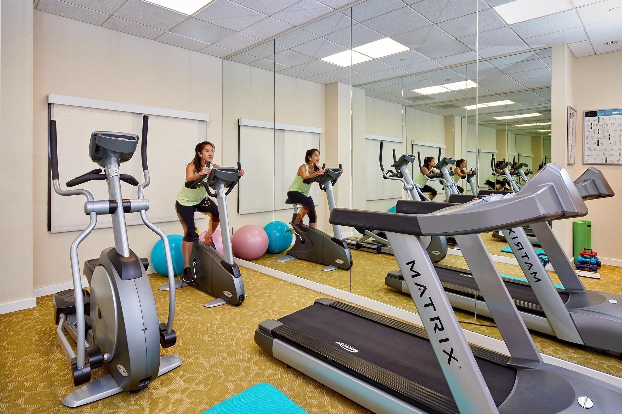 Gimnasio Orchard Garden Hotel