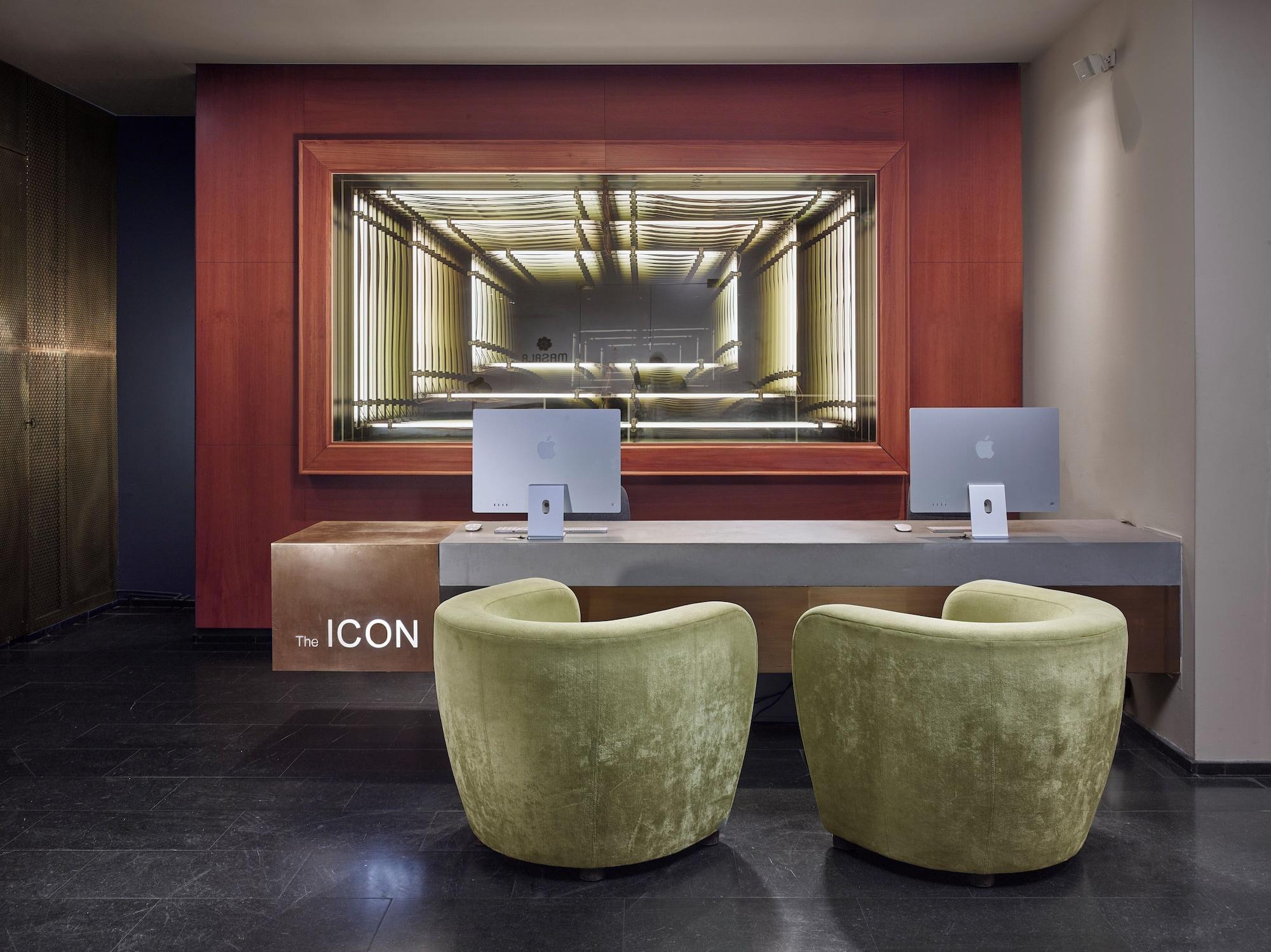 Varios The ICON Hotel