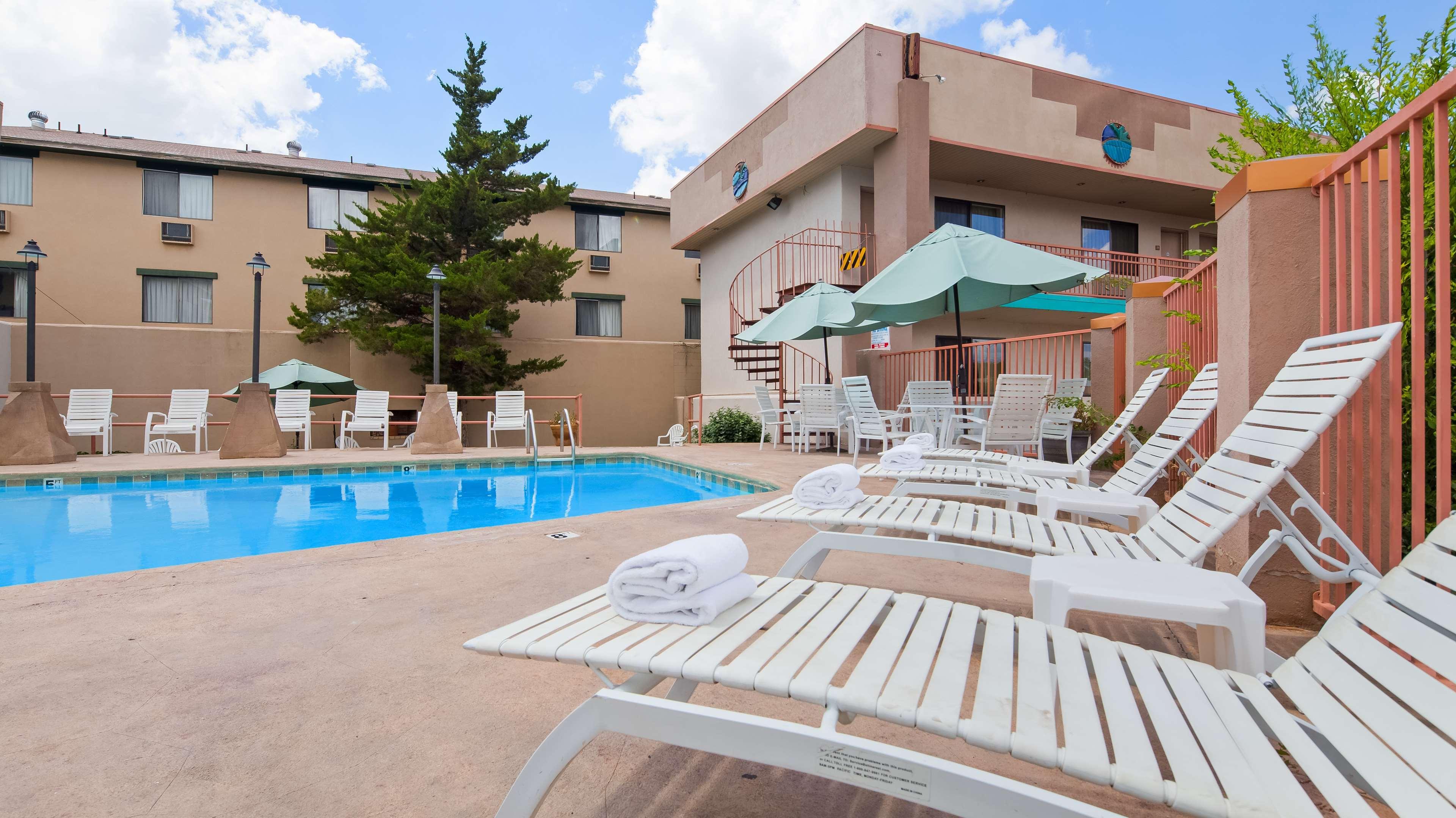 Vista Piscina Best Western Turquoise Inn & Suites