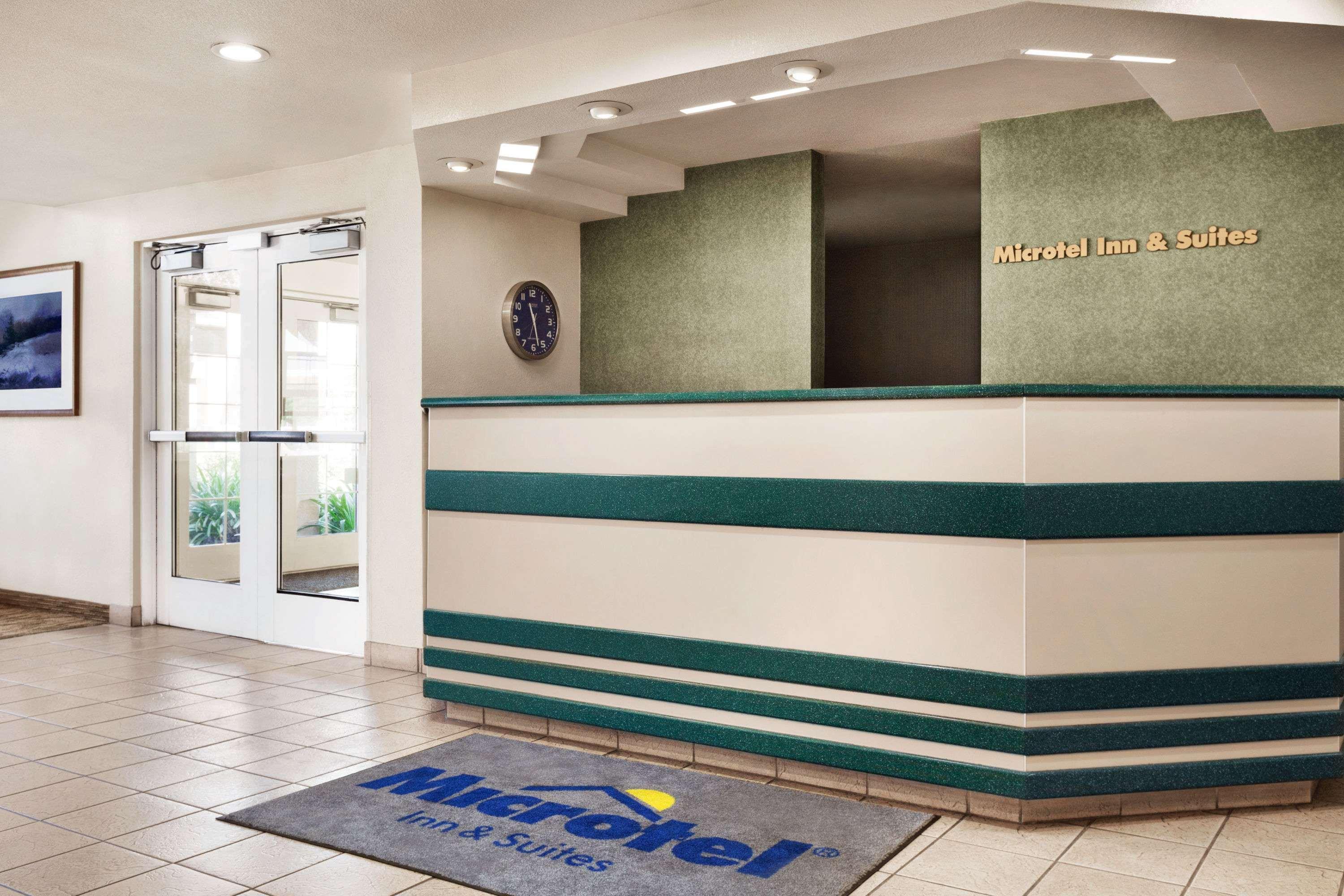 Vista Lobby Microtel Inn & Suites by Wyndham Lodi/North Stockton