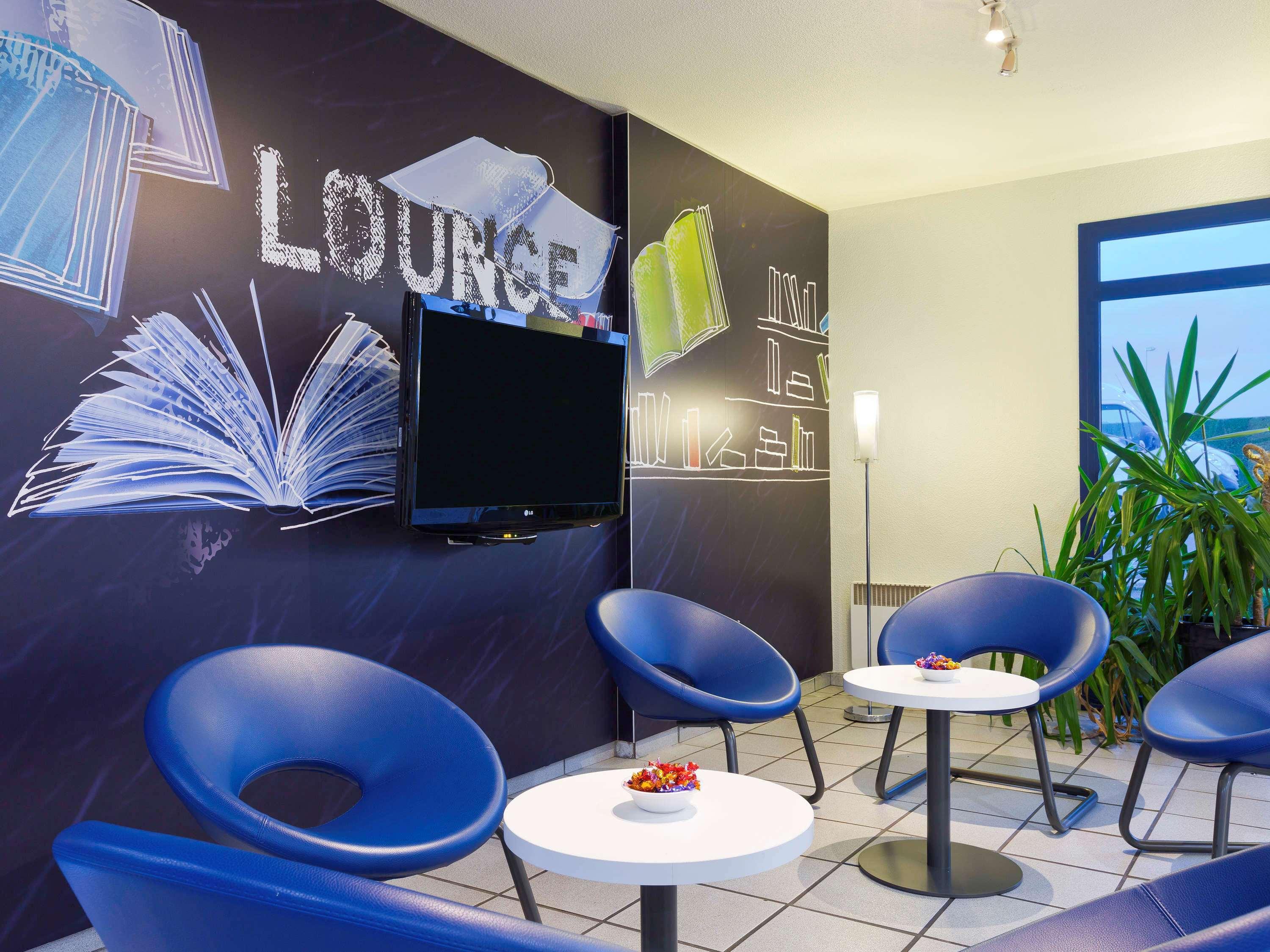 Vista Exterior ibis budget Chilly Mazarin Les Champarts