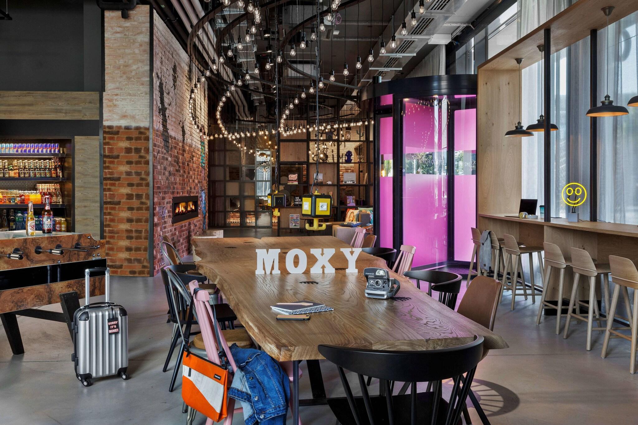 Vista Exterior Moxy Bern Expo