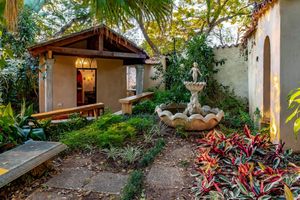 Alojamiento - Christie's at 32 on Russell