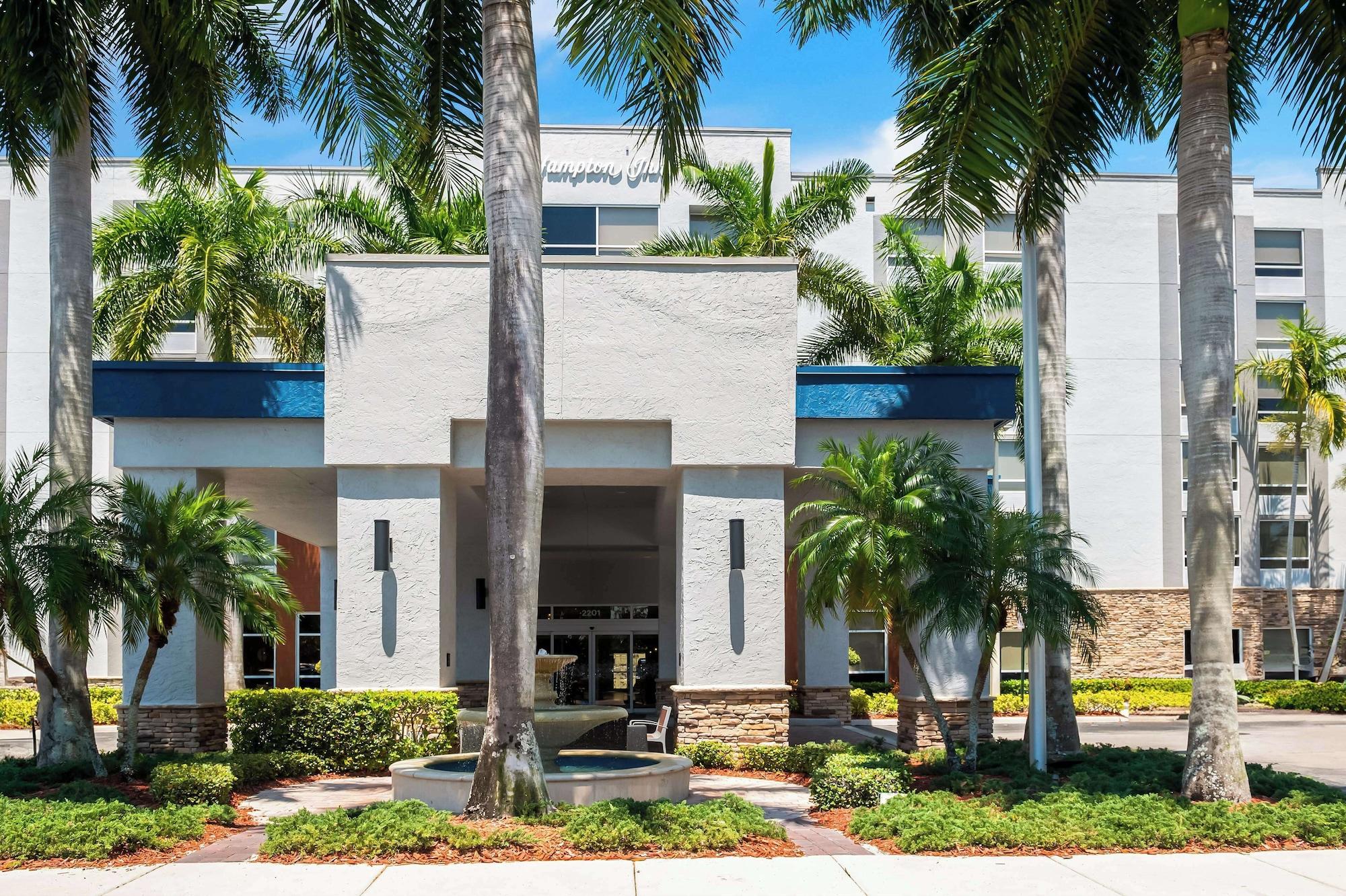 Vista Exterior Hampton Inn Weston Ft. Lauderdale
