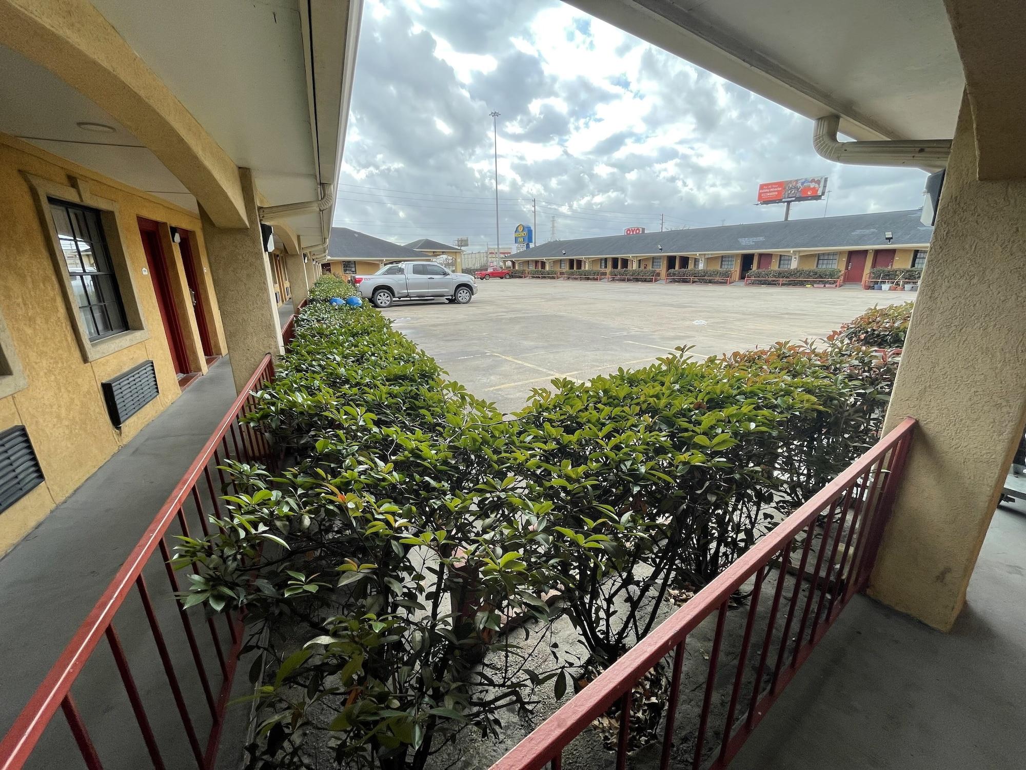 Vista Exterior Regency Inn Channelview