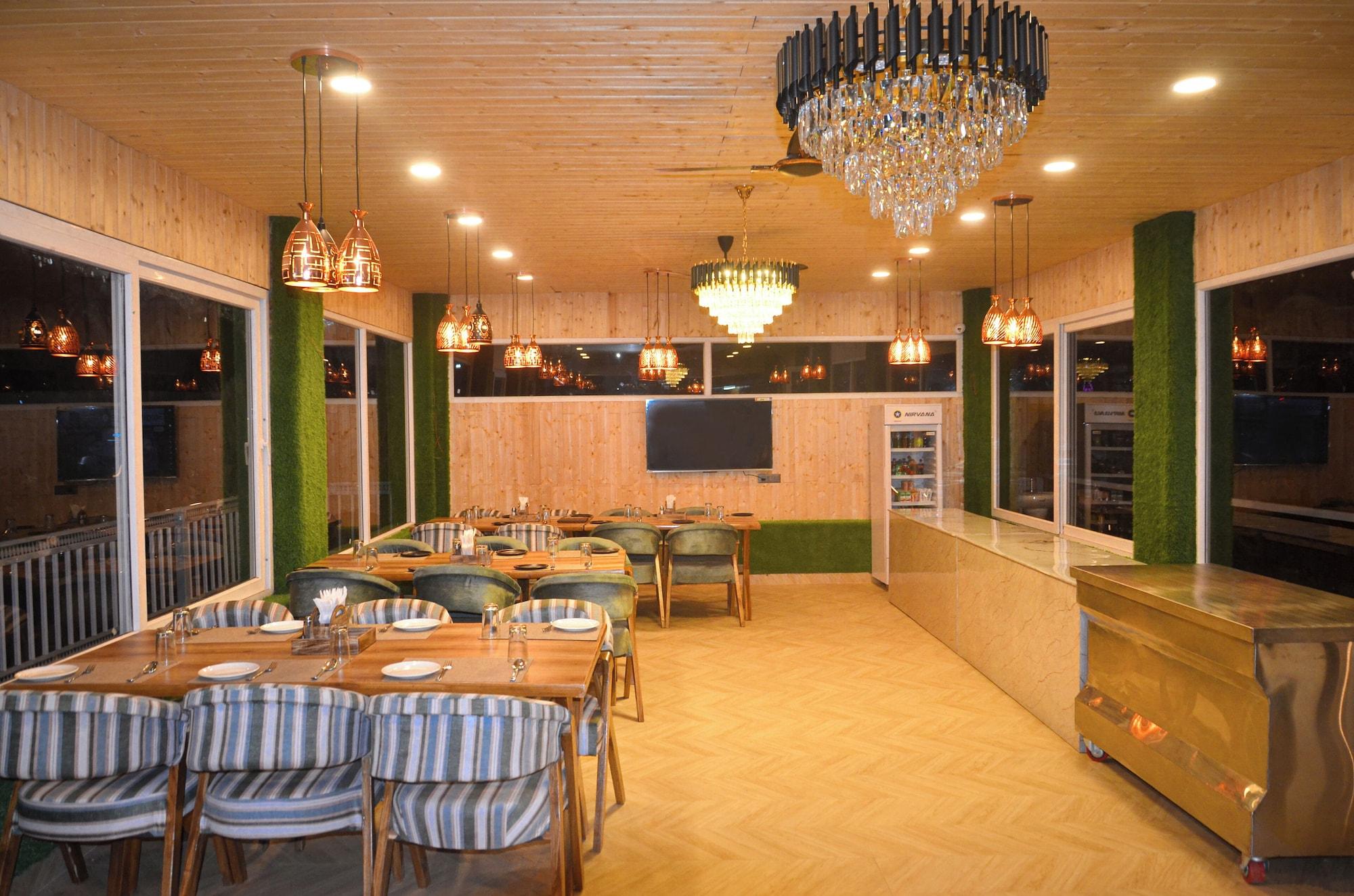 Restaurant The Grand View Resort Buranskhanda Dhanaulti