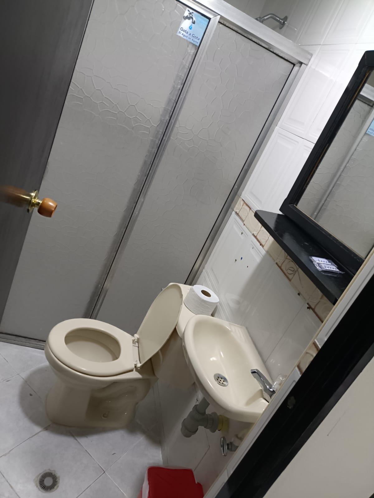 Baño Hotel Picasso 70