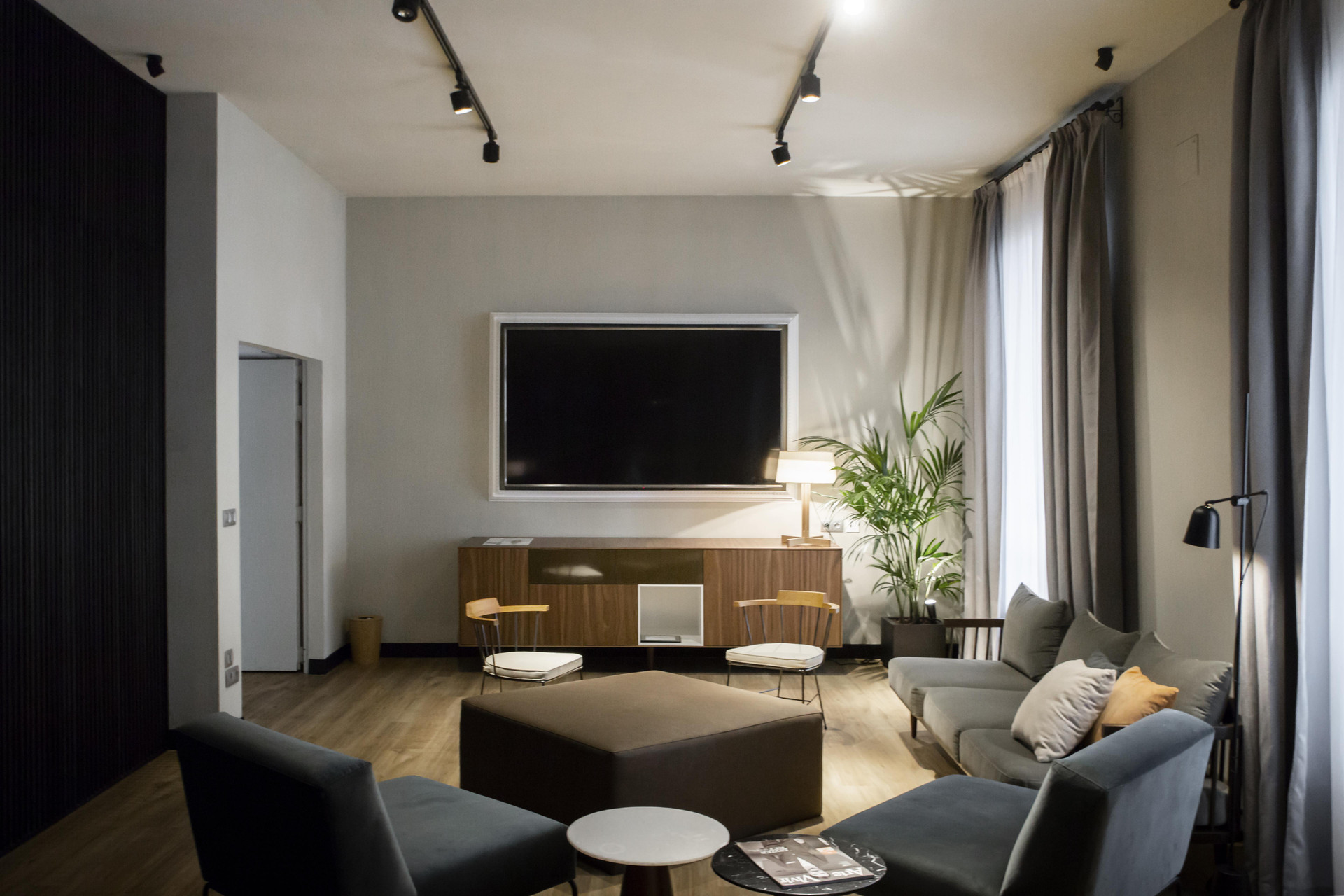 Sala de Reuniones ICON Embassy