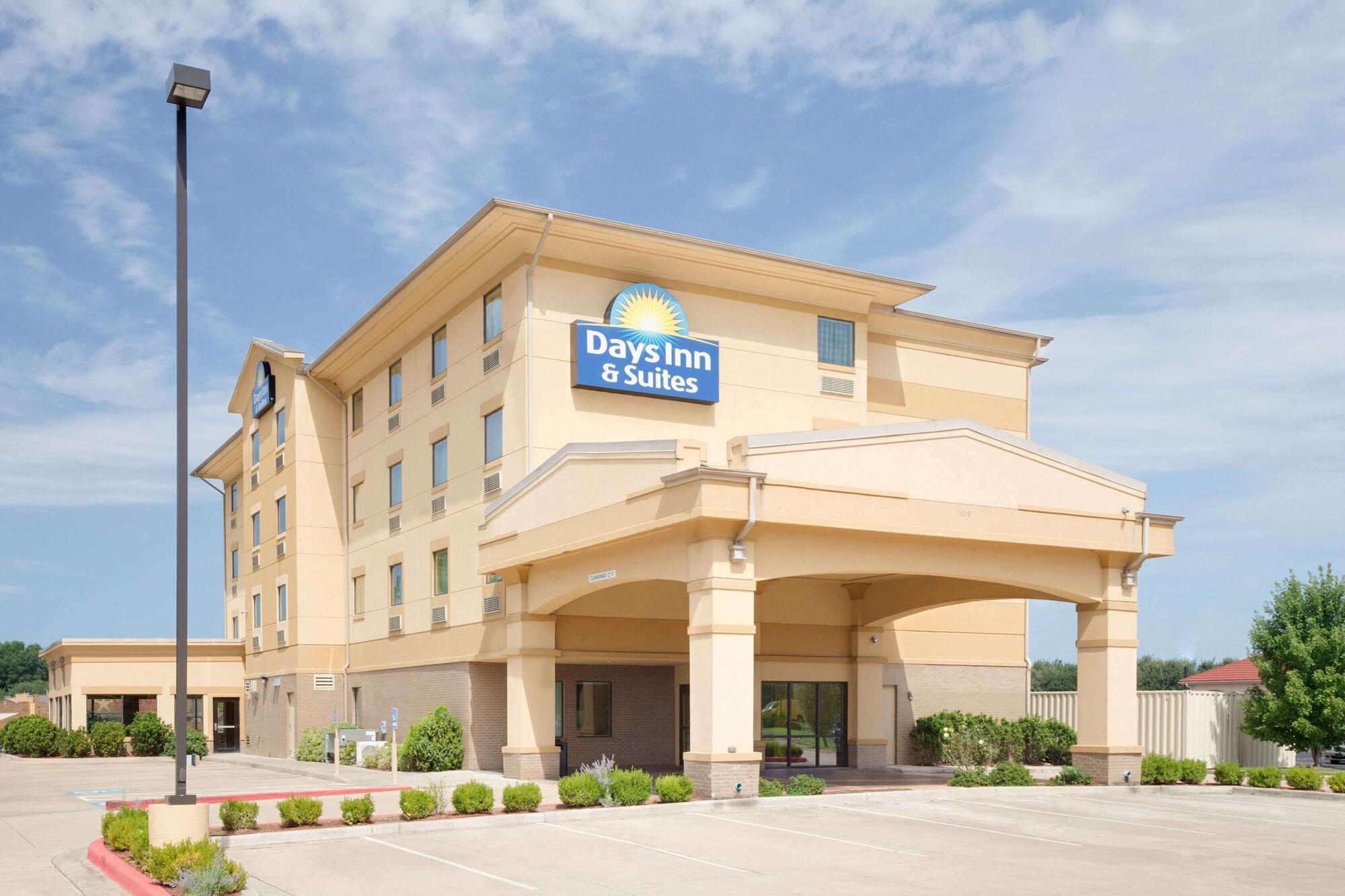 Varios Days Inn & Suites by Wyndham Russellville