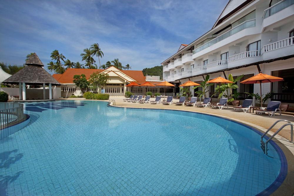 Vista da piscina Aonang Villa Resort