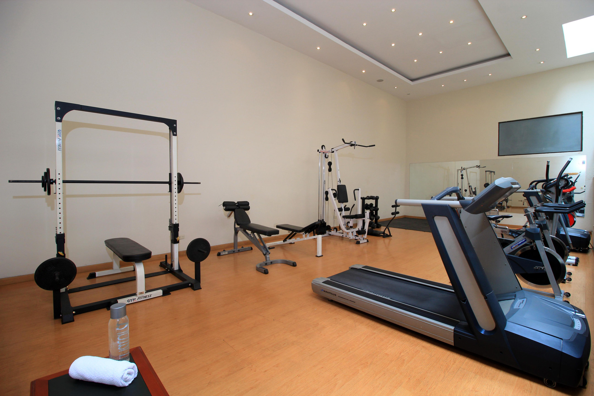 Gimnasio Hotel Windsor House Inn By GEH Suite