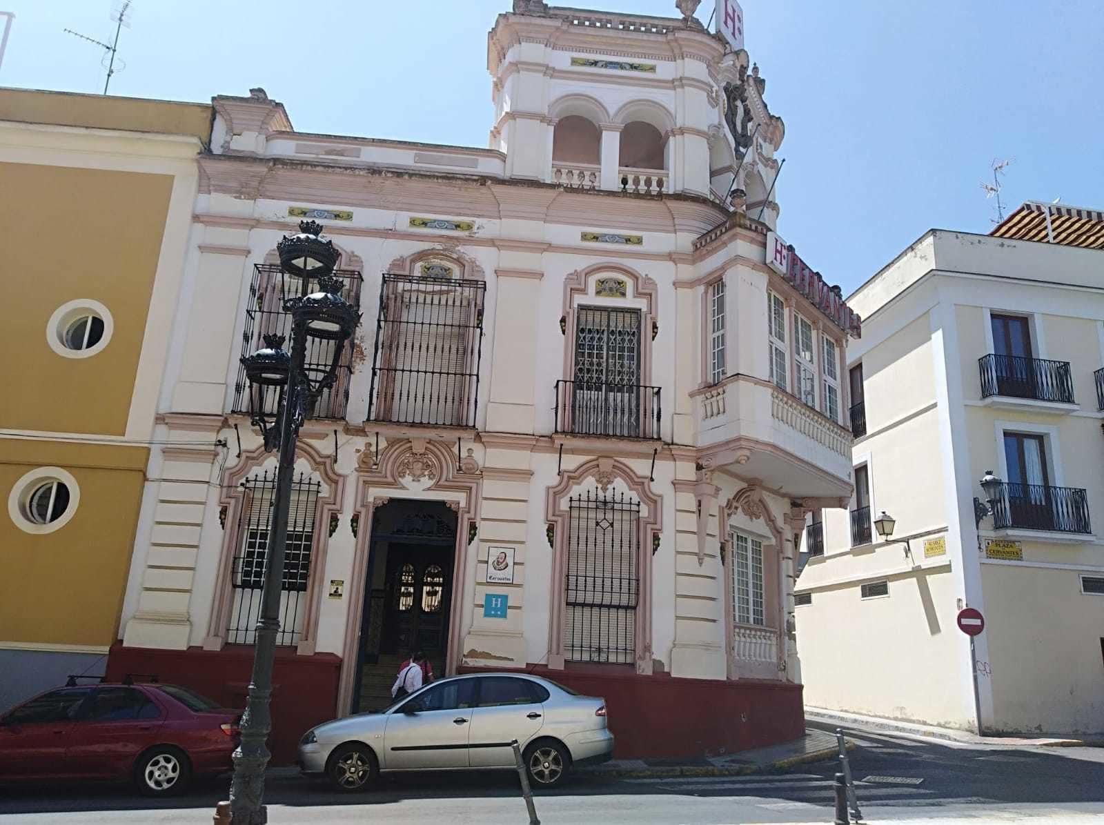 Vista Exterior Hotel Cervantes