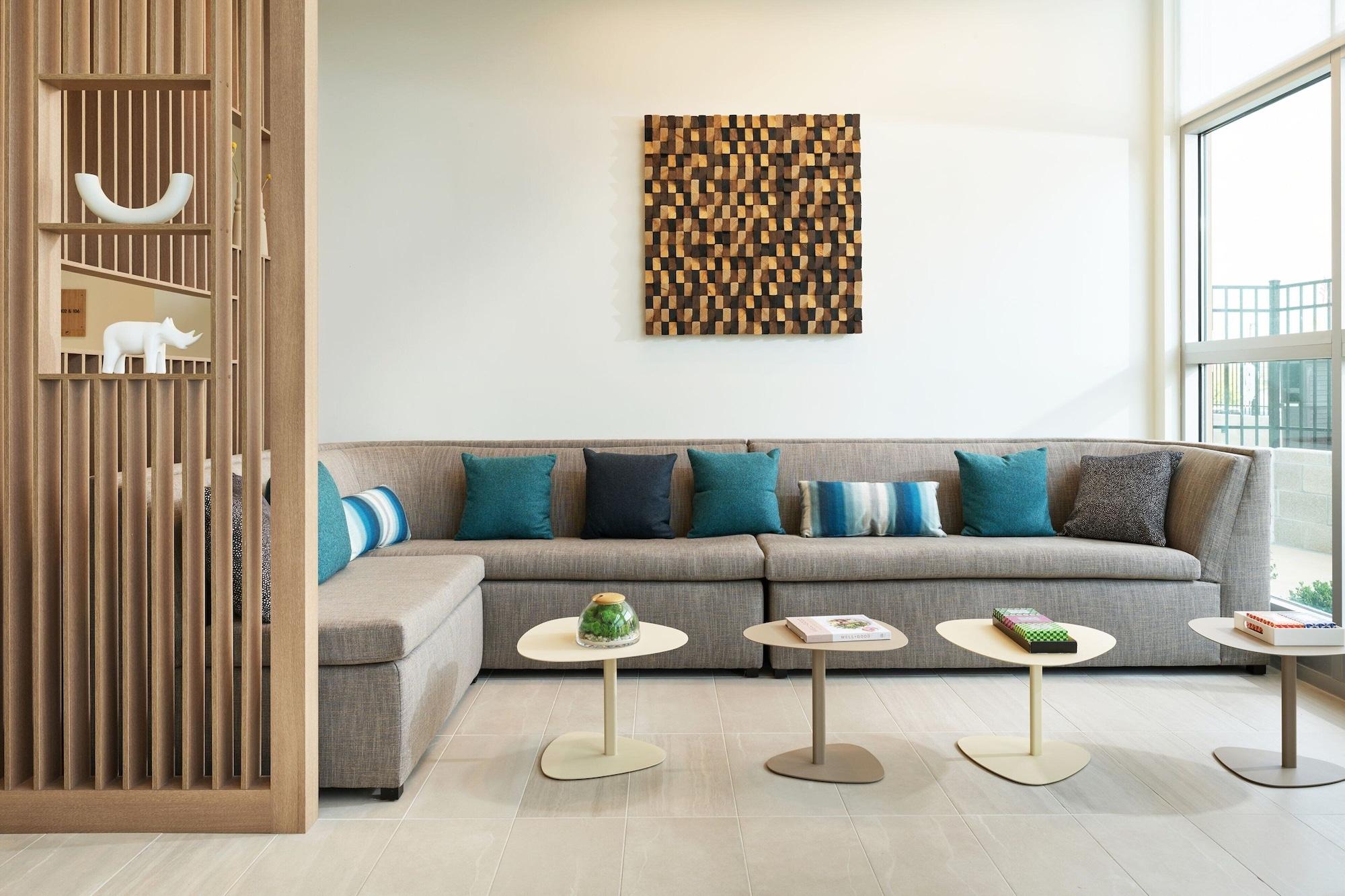 Vista Lobby Element Chattanooga East