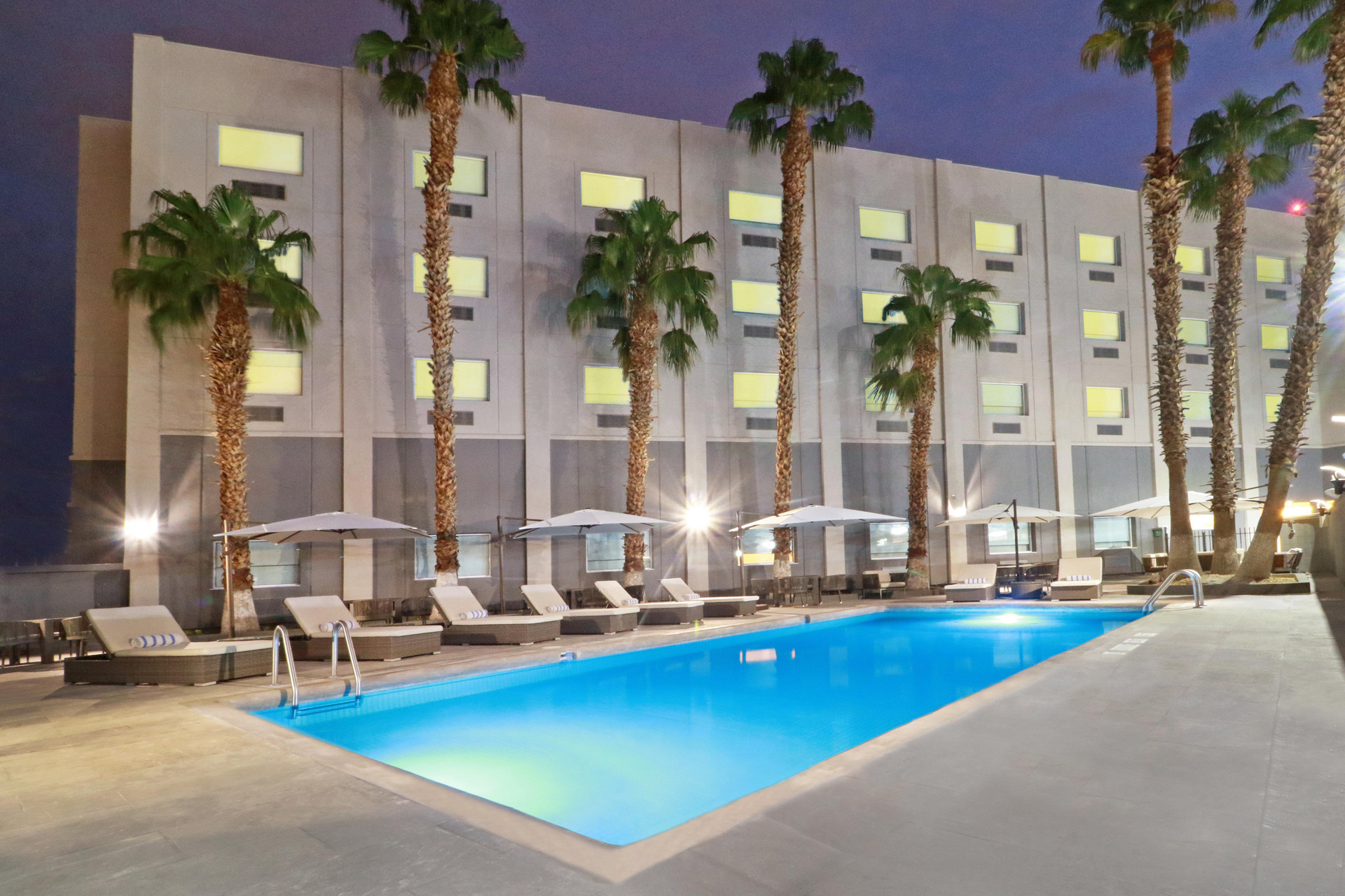 Vista Piscina Holiday Inn Ciudad Juarez by IHG