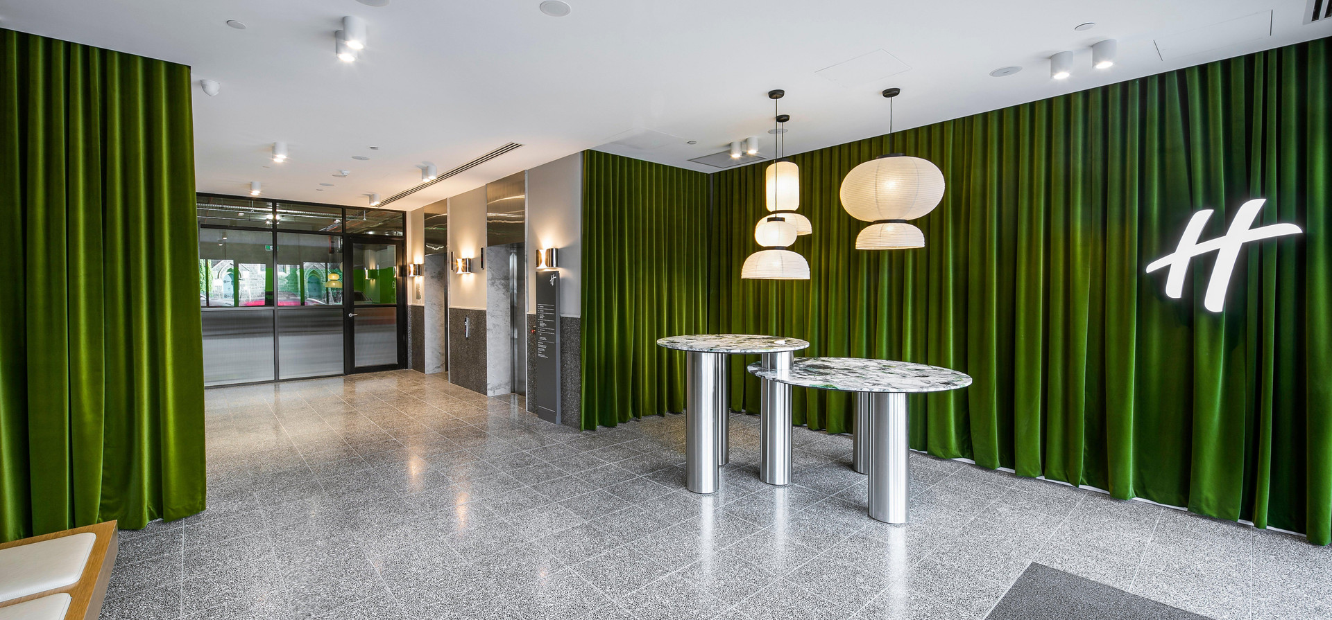 Vista Lobby Holiday Inn Werribee by IHG