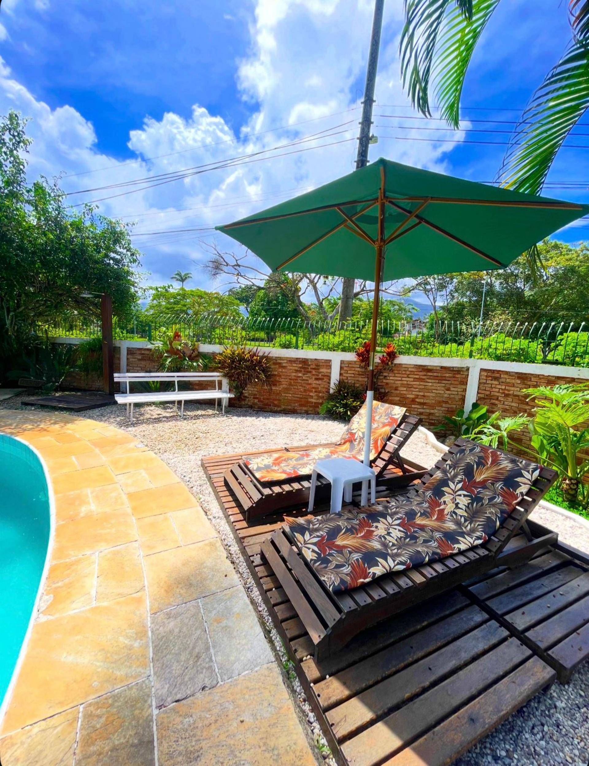 Vista Piscina Pousada Recanto das Palmeiras Itagua - Ubatuba